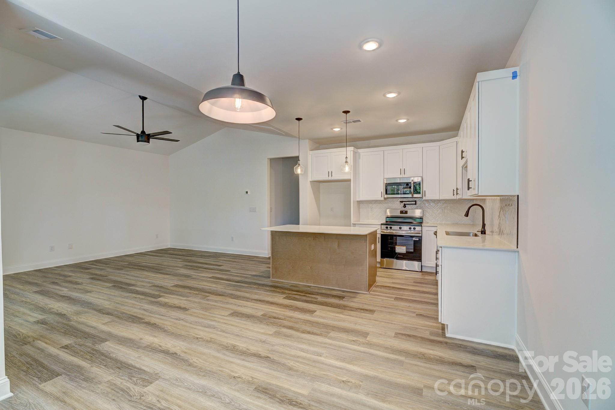 315a S Pink Street Property Photo 7