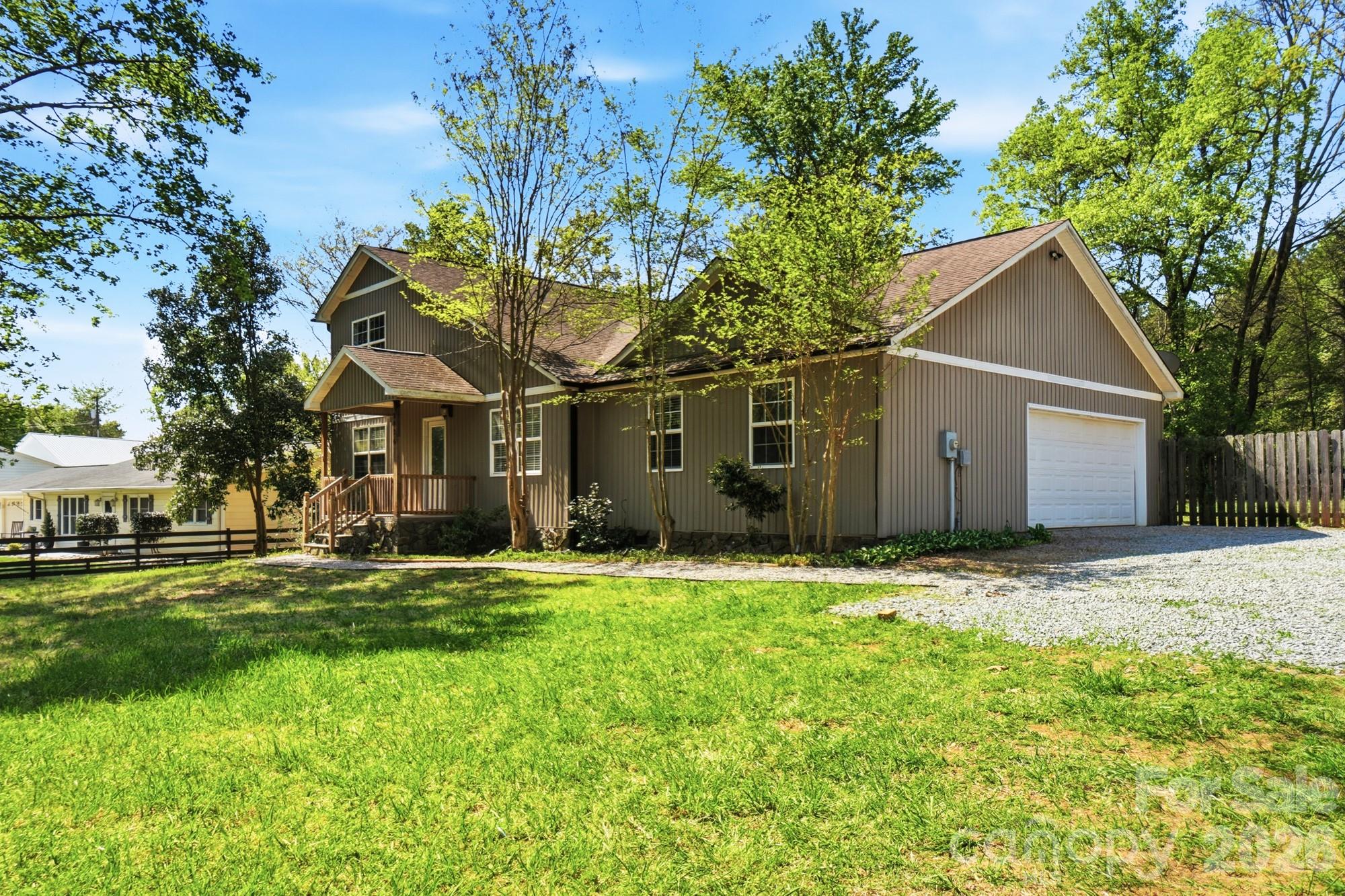 2036 Hickory Hills Drive Property Photo 9