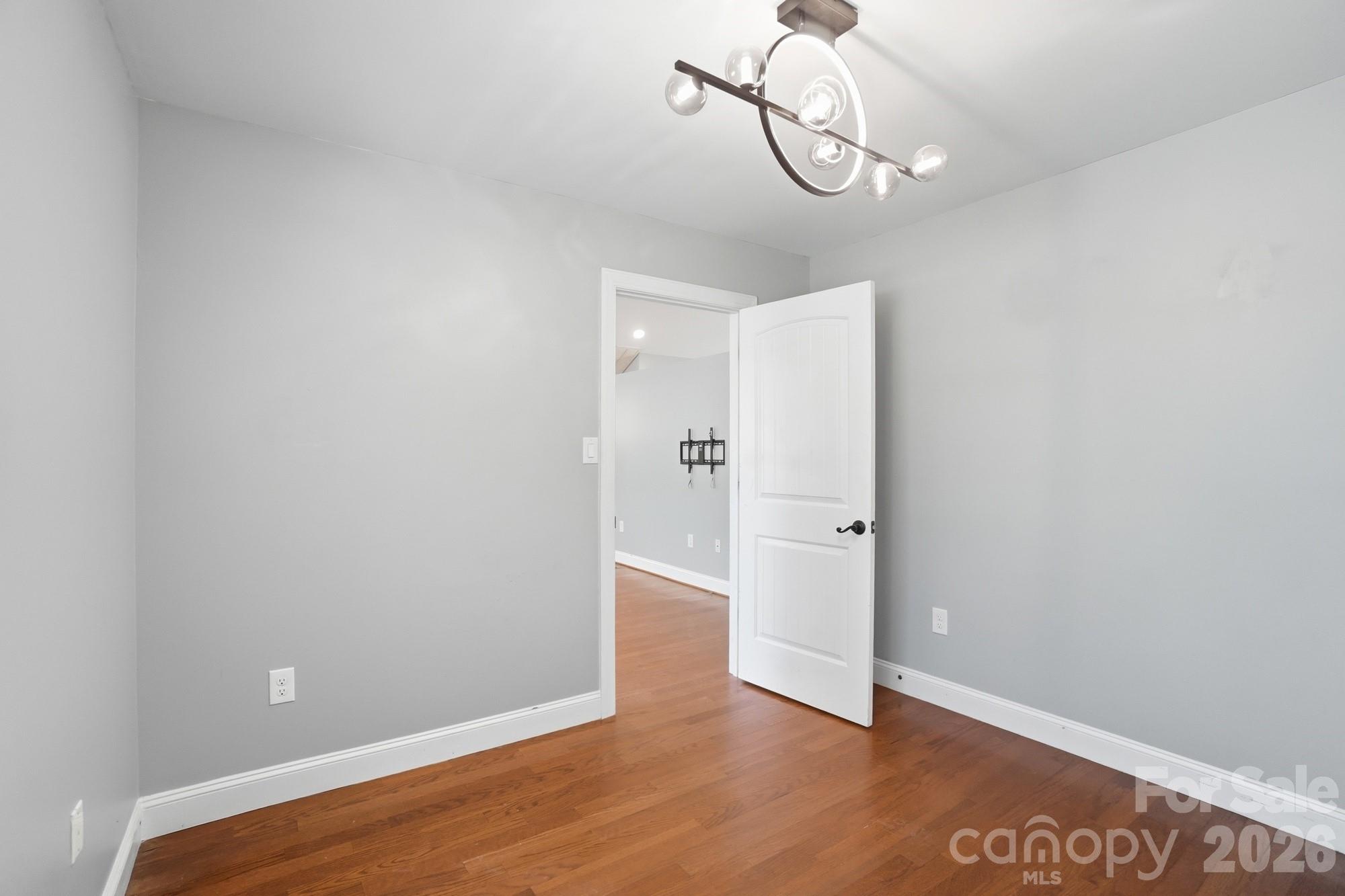 2036 Hickory Hills Drive Property Photo 13