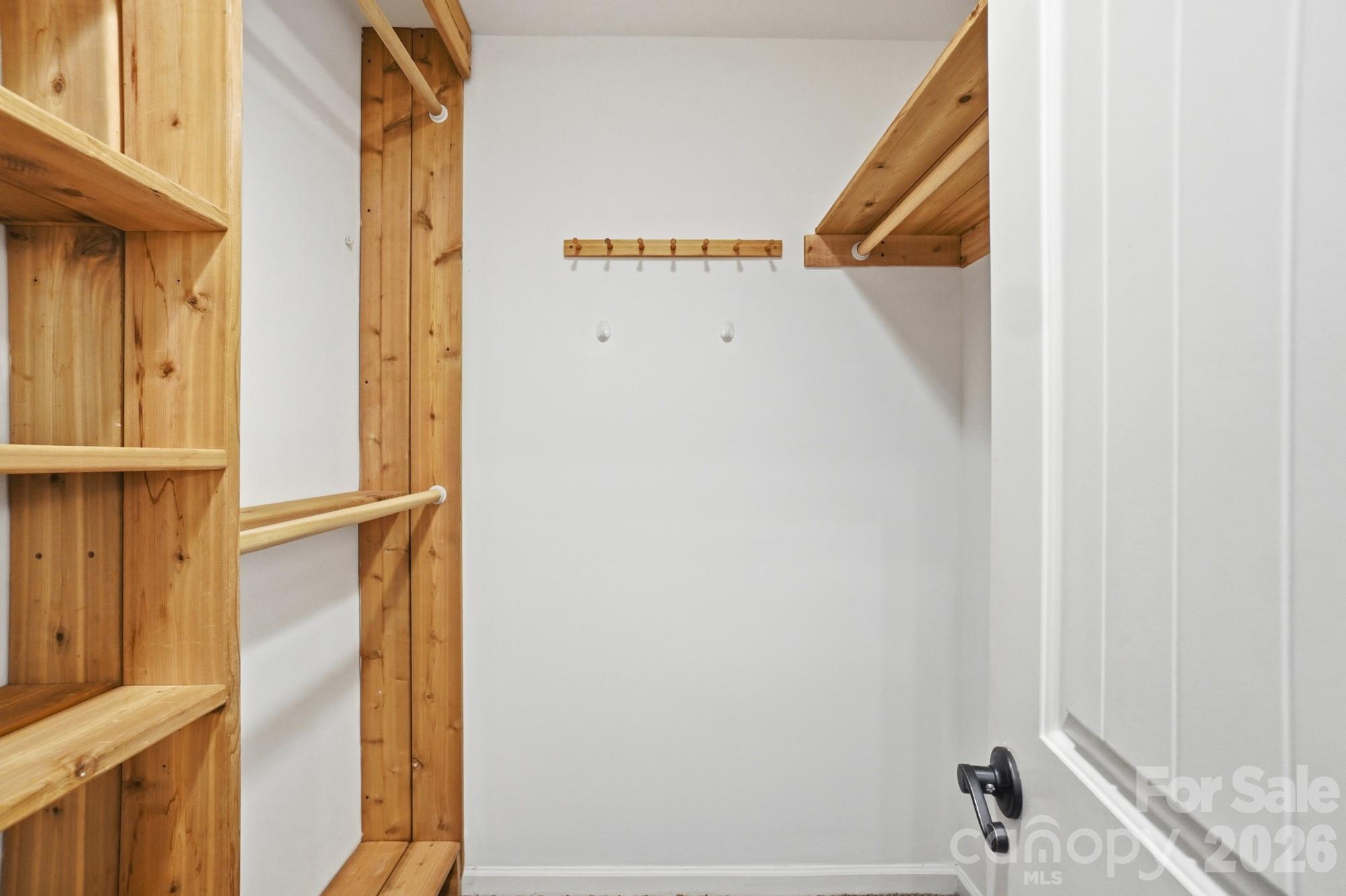 2036 Hickory Hills Drive Property Photo 18