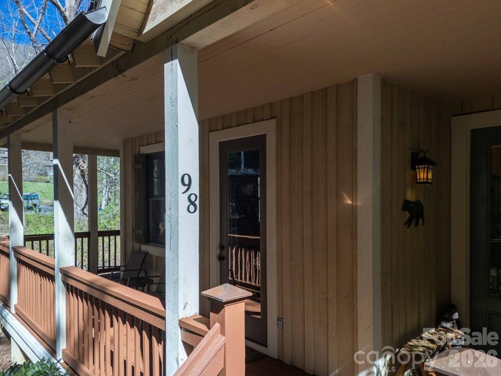 98 Mill Pond Drive Property Photo 4