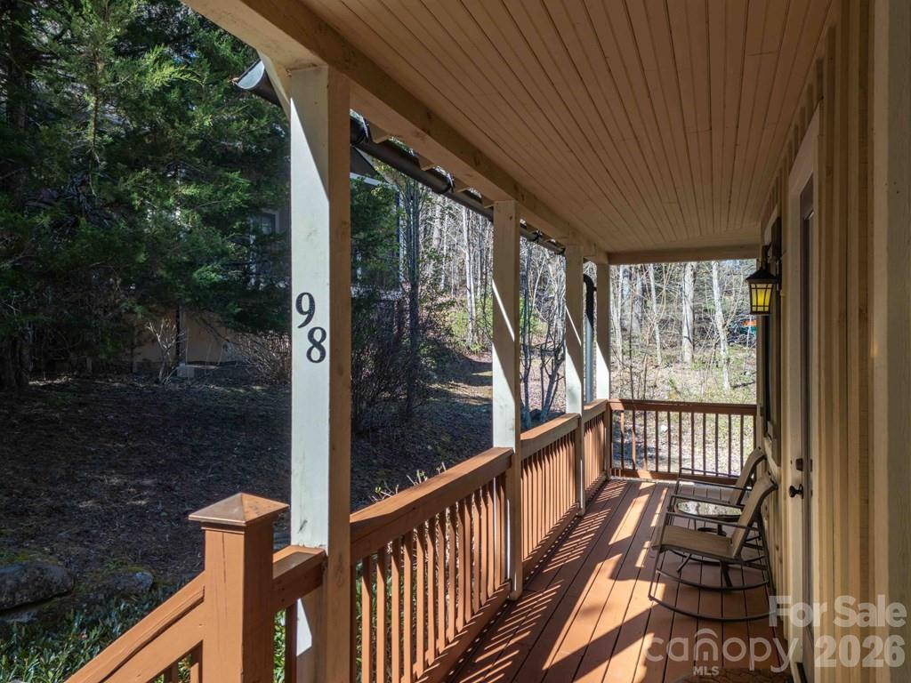 98 Mill Pond Drive Property Photo 5