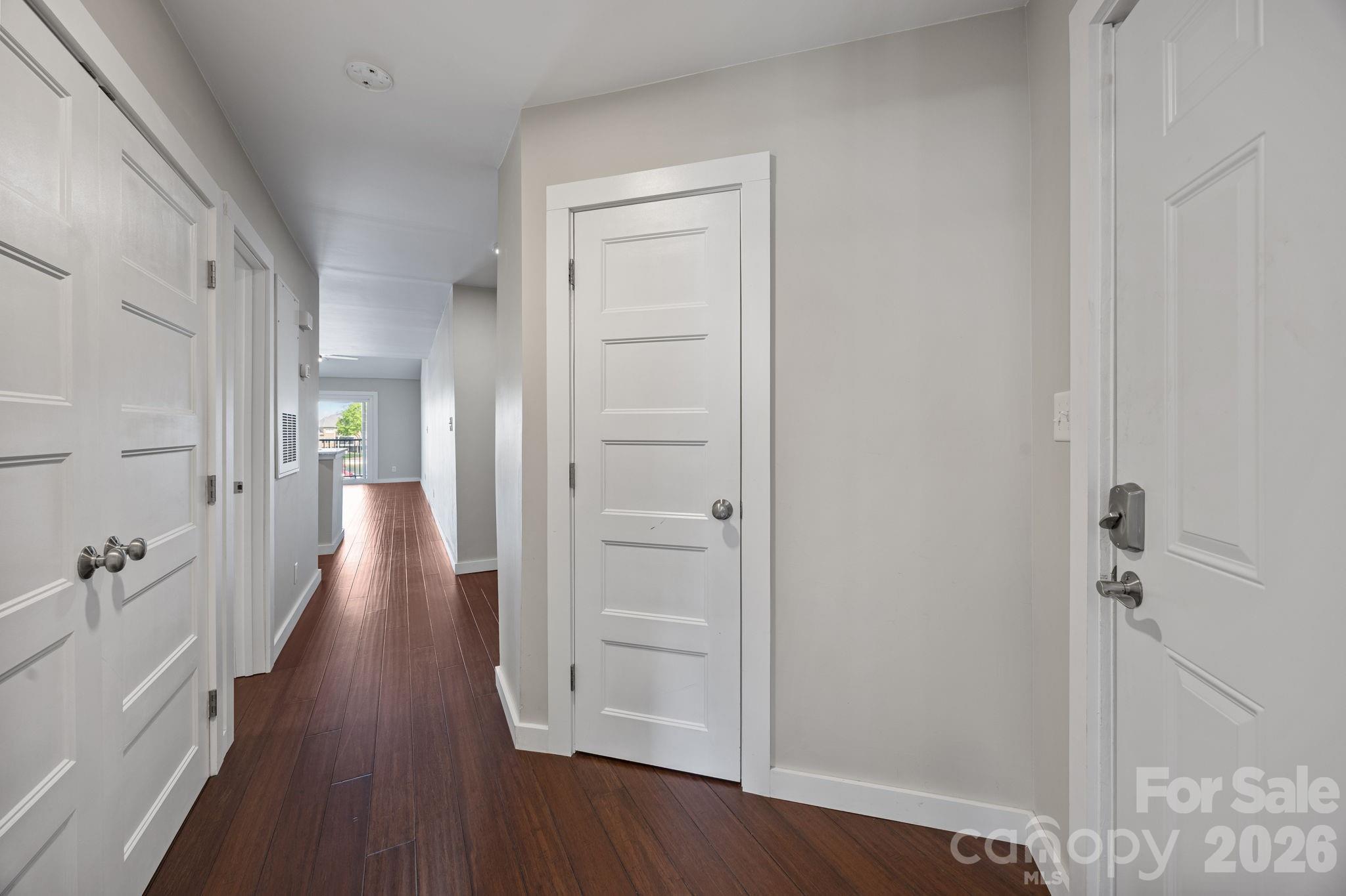 18749 Vineyard Point Lane Property Photo 4