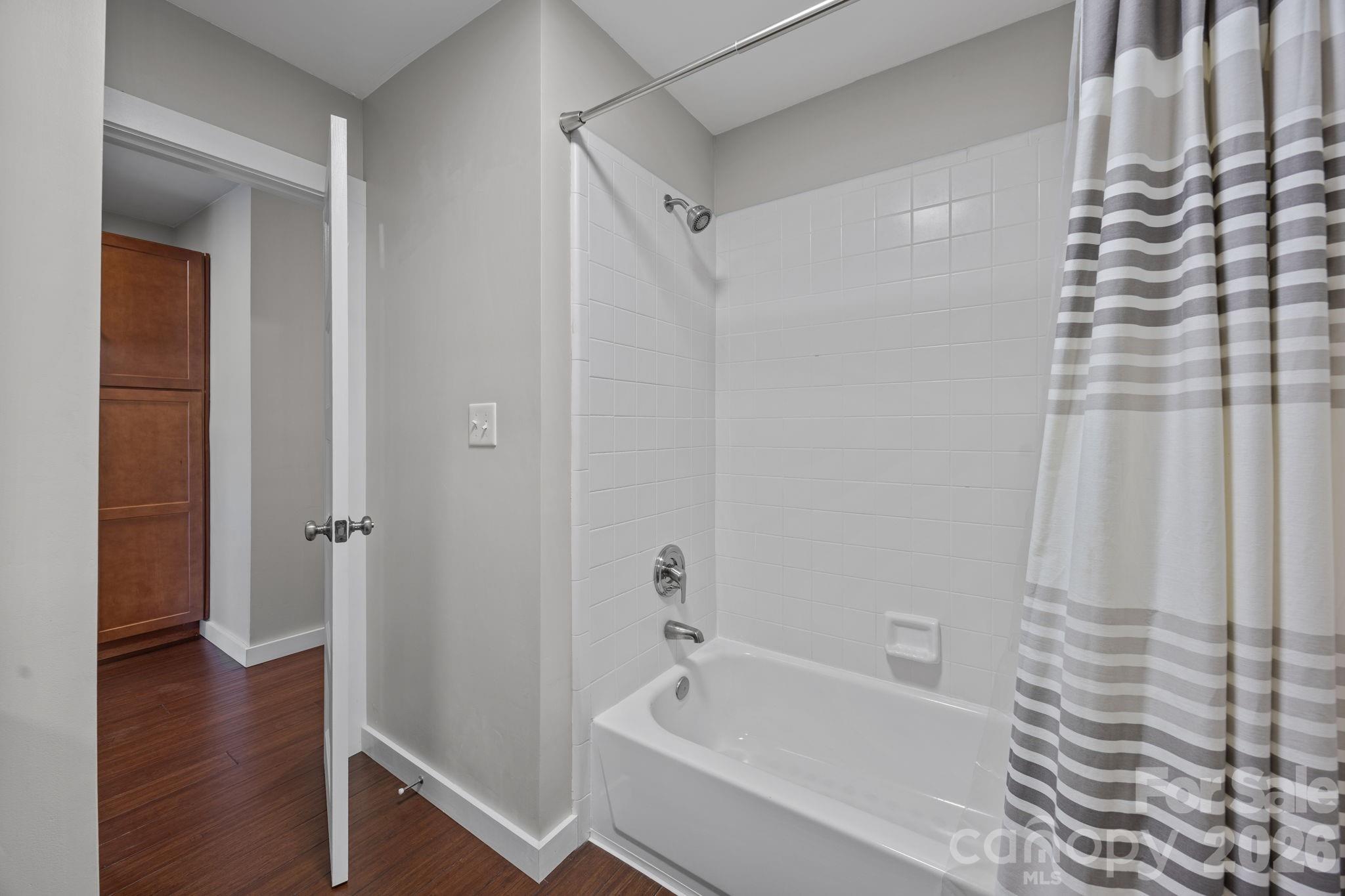 18749 Vineyard Point Lane Property Photo 7