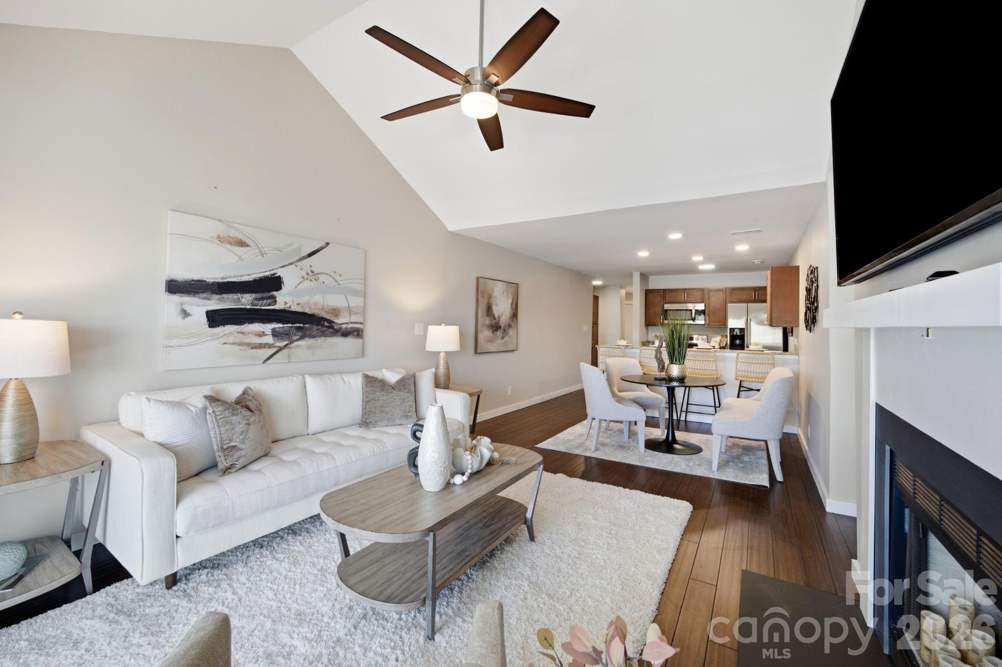 18749 Vineyard Point Lane Property Photo 12