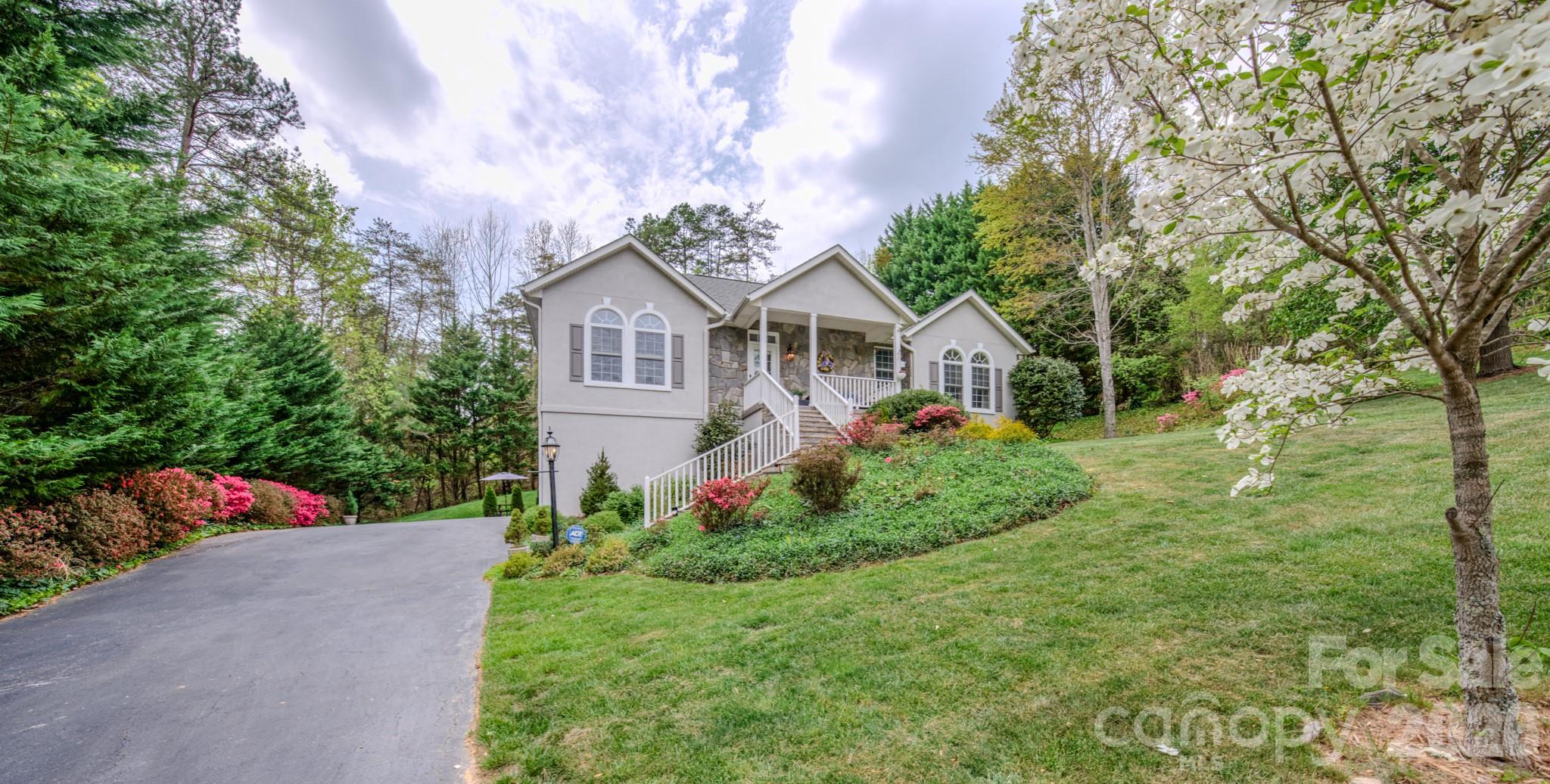 9 Double Eagle Drive Property Photo 3
