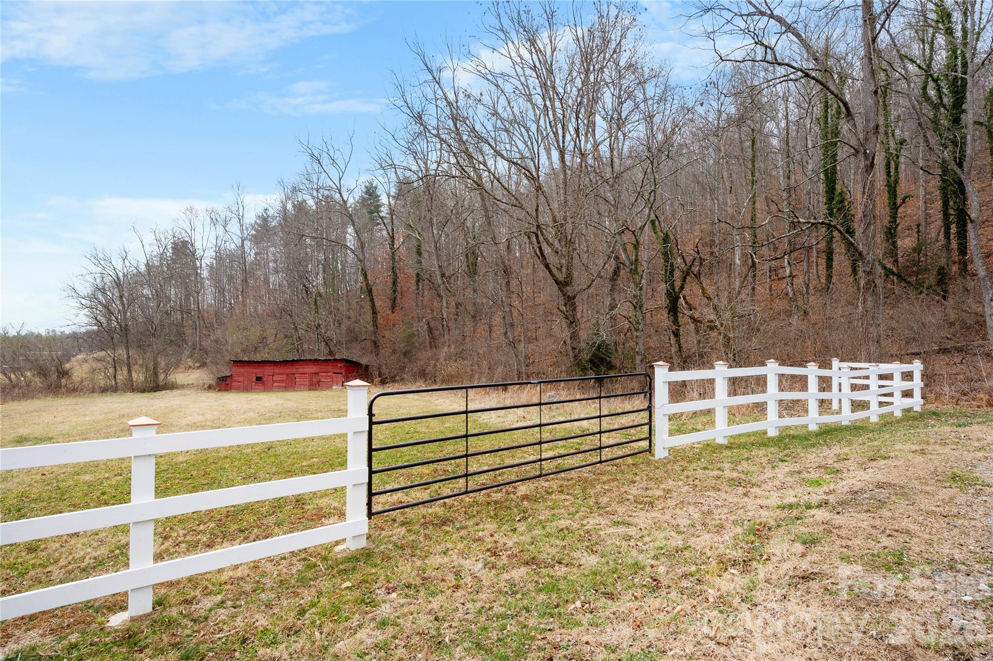 514 Roy Forrester Road Property Photo 4