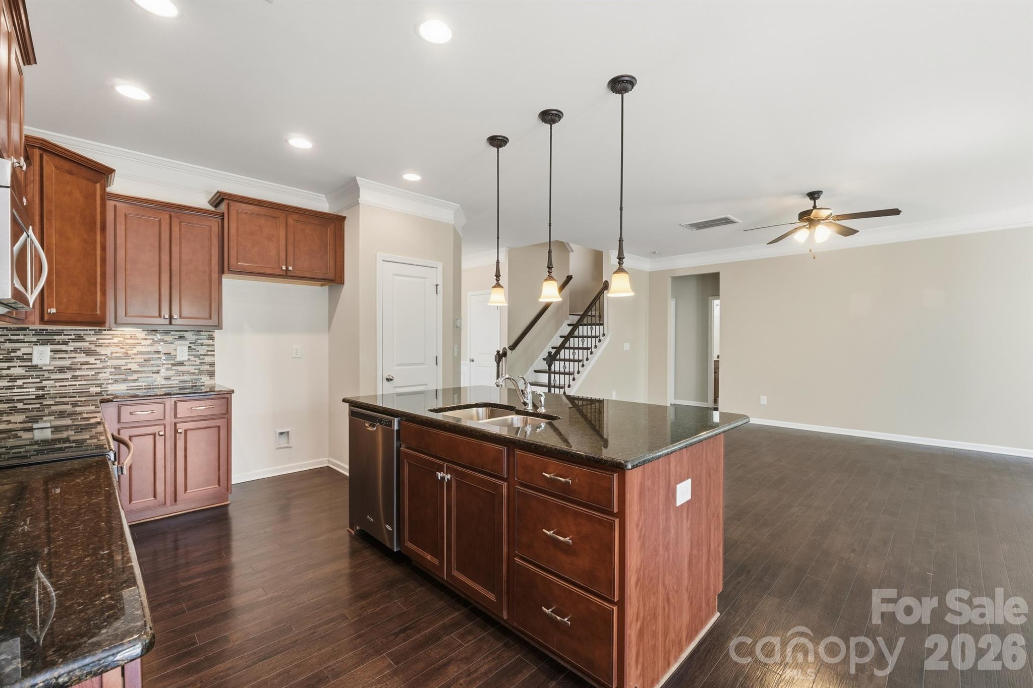 106 E Heart Pine Lane Property Photo 6