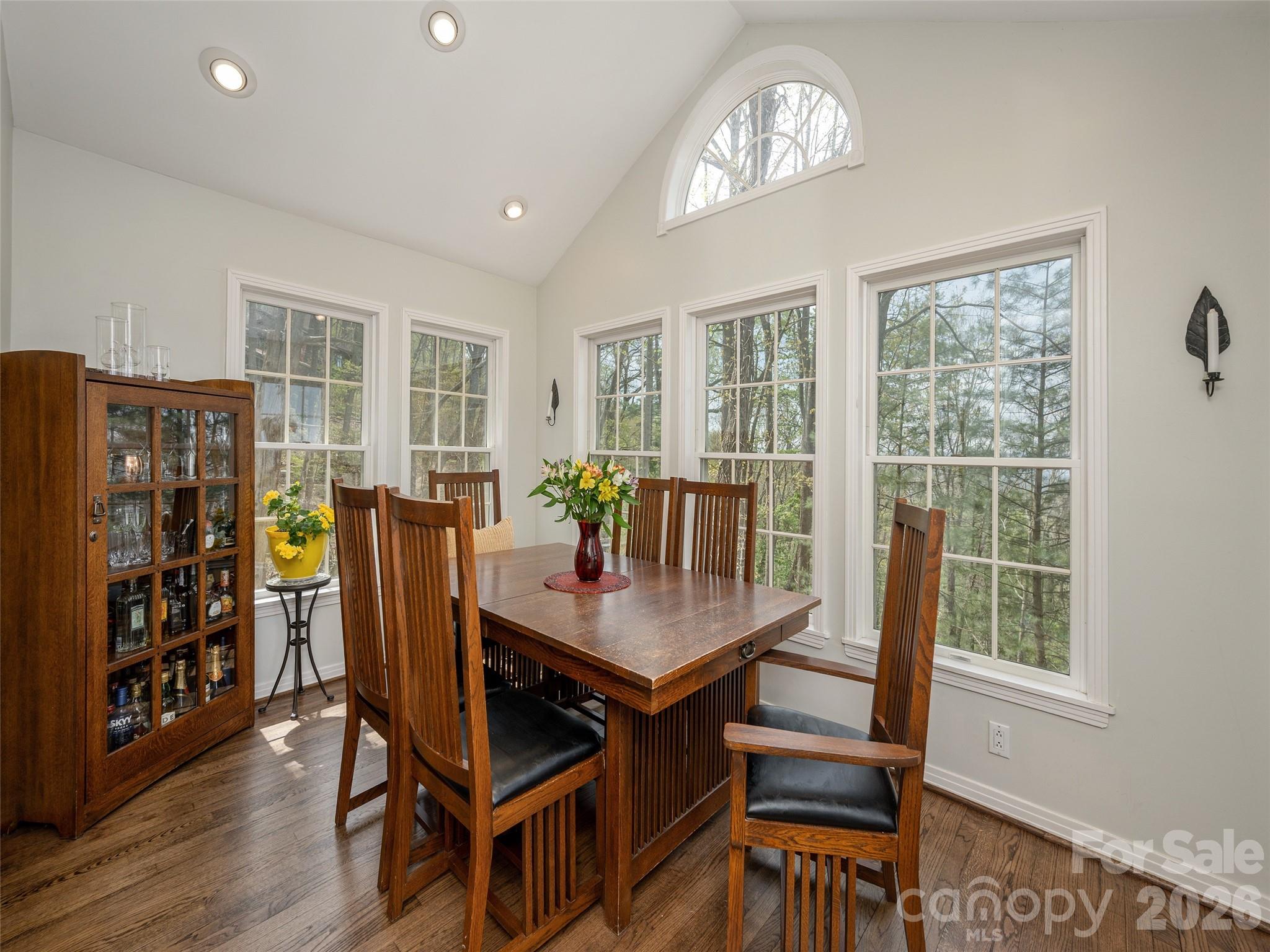 403 Cherokee Road Property Photo 11