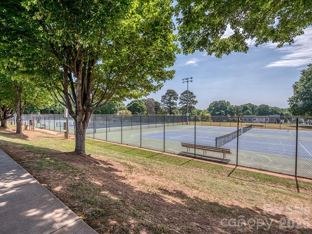 1427 Tippah Park Court Property Photo 43
