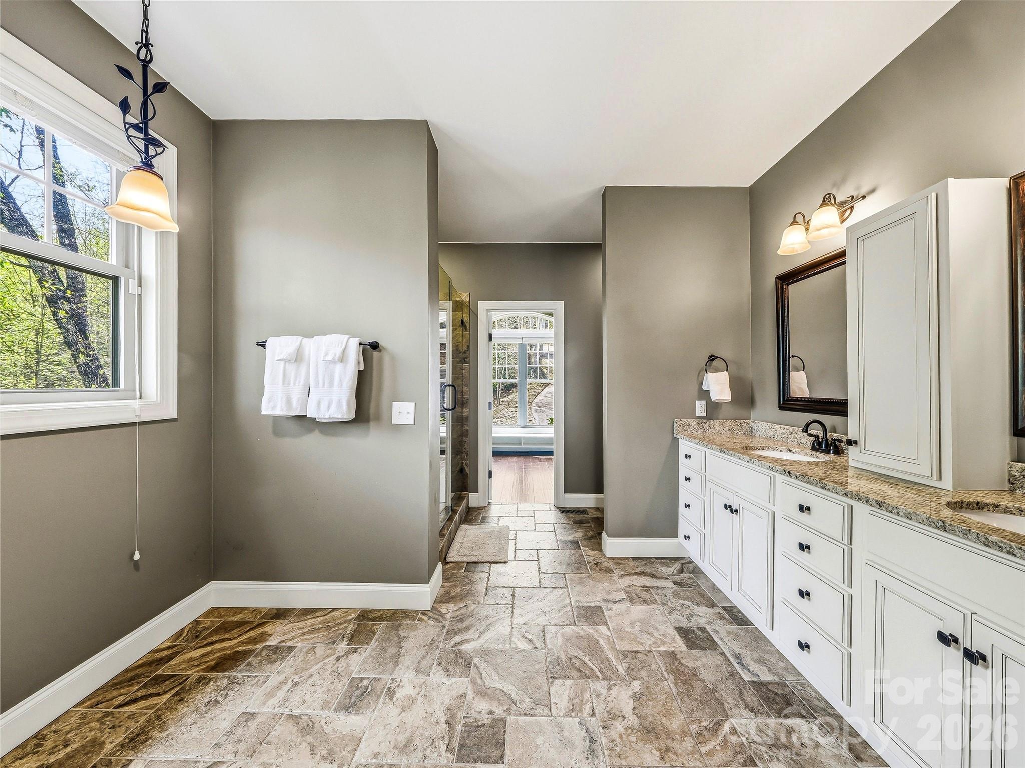 402 Holmstead Drive Property Photo 18