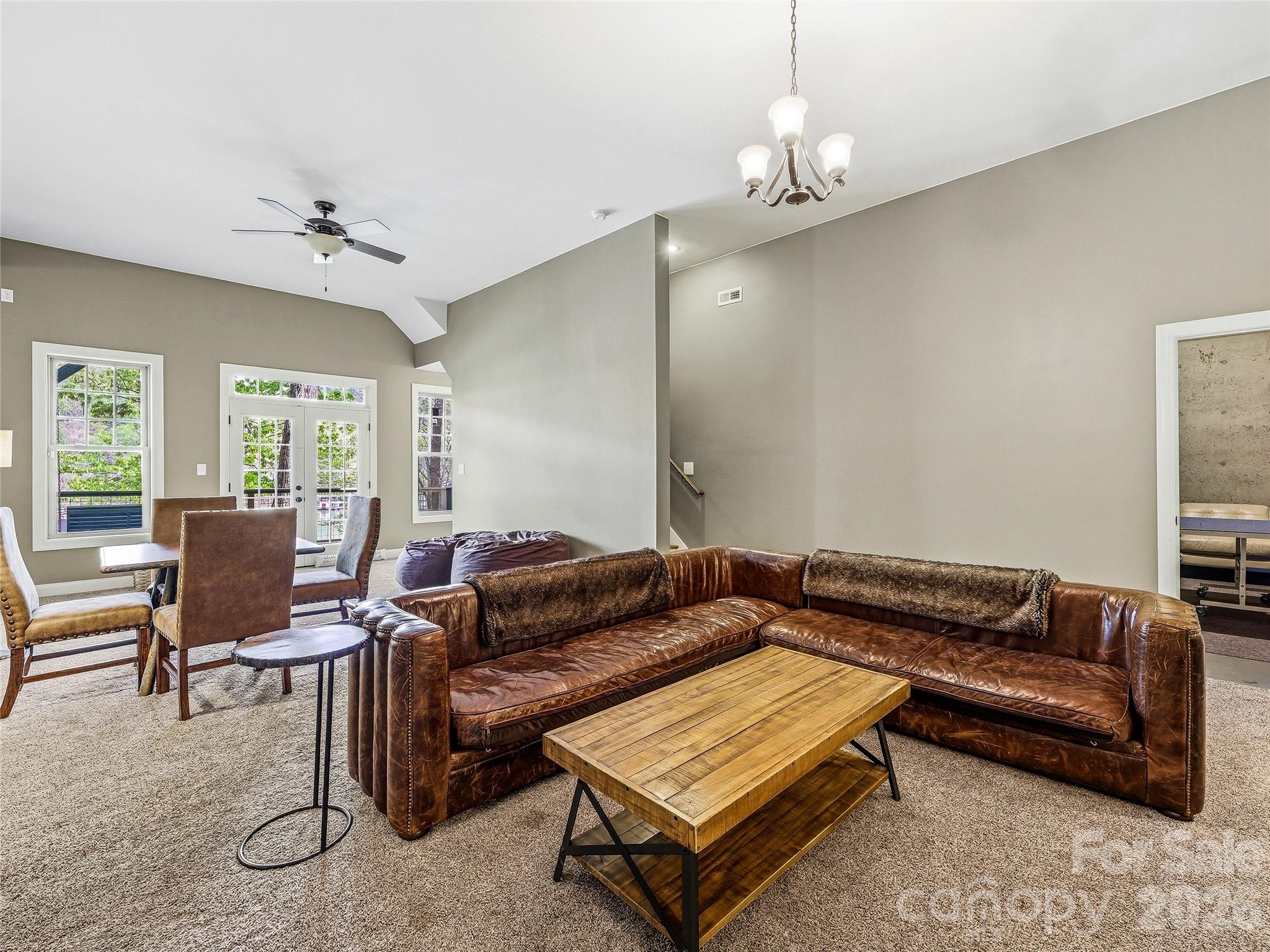 402 Holmstead Drive Property Photo 28