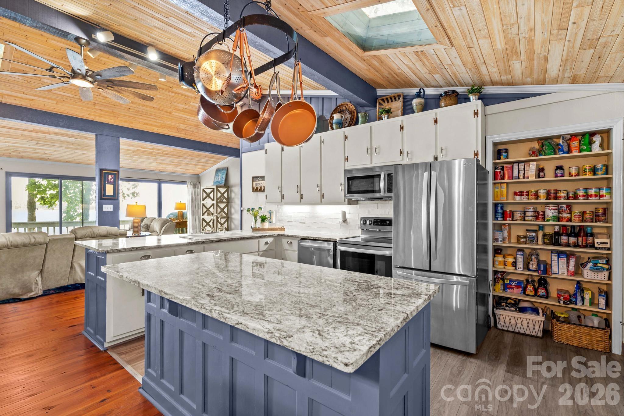 395 Rendleman Drive Property Photo 16