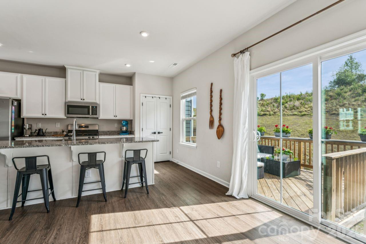 2050 Dornoch Road Property Photo 6