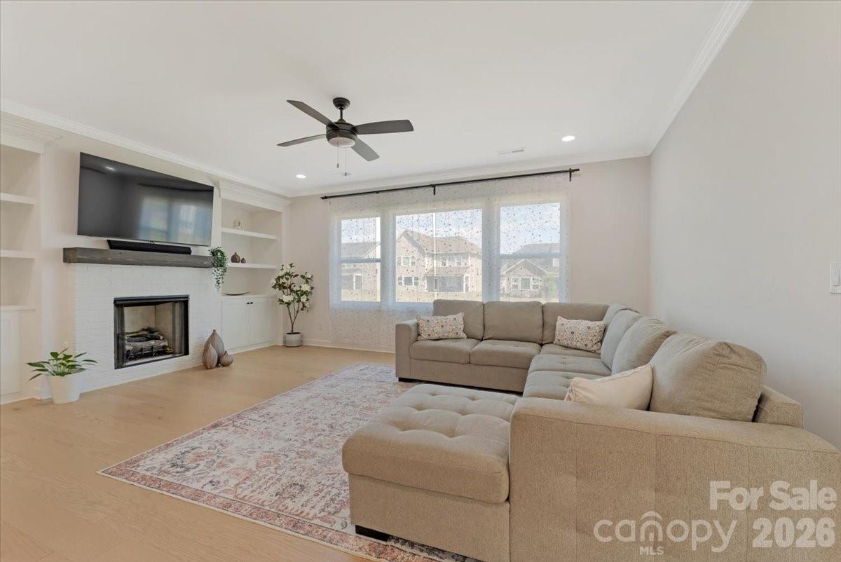 3934 Zinnia Drive Property Photo 1