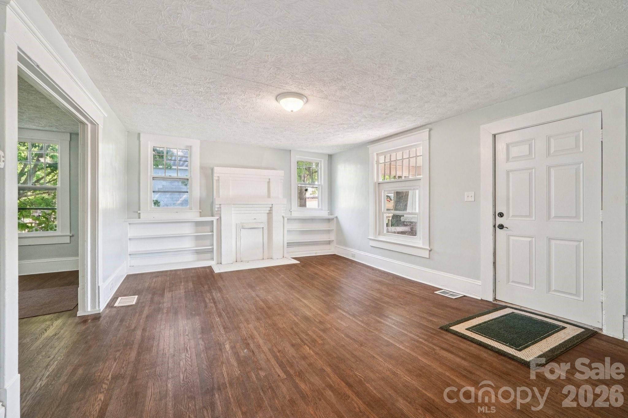208 W Lafayette Street Property Photo 4