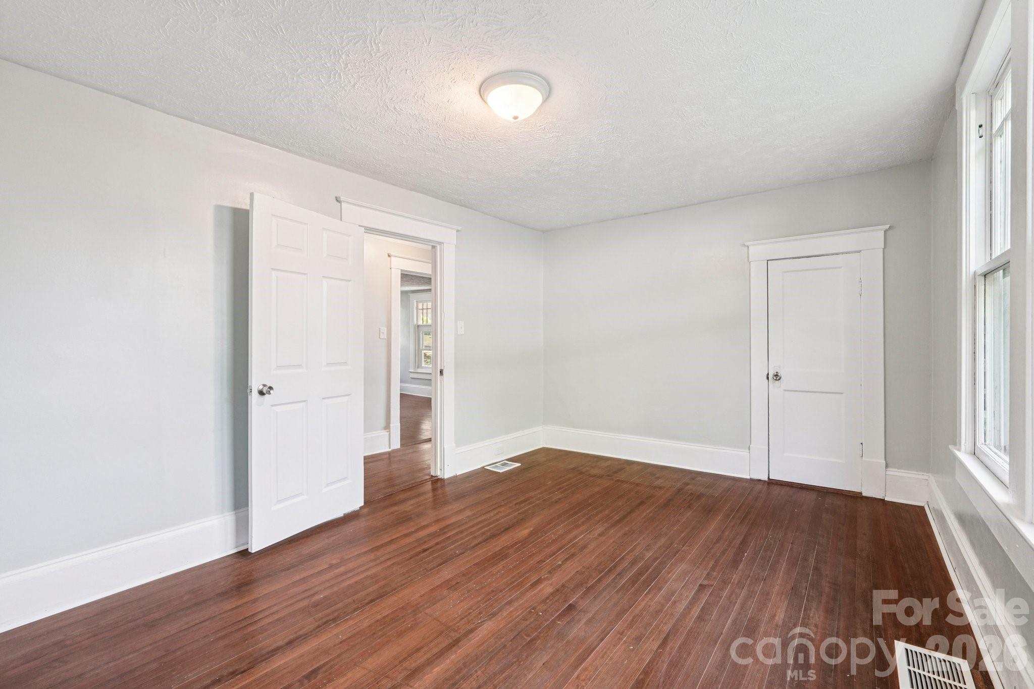 208 W Lafayette Street Property Photo 16