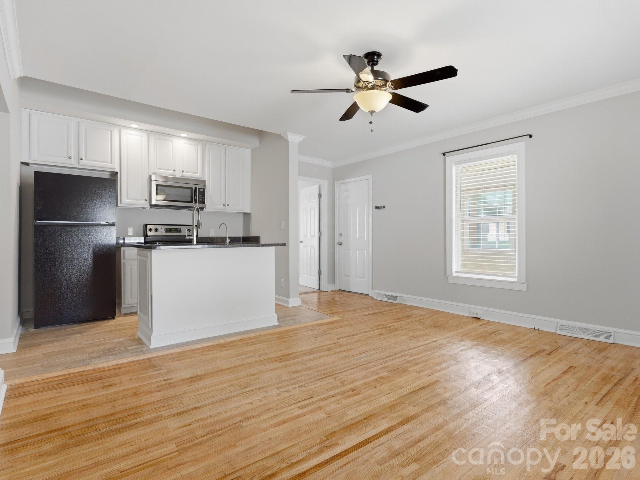 158 Nw Academy Street Property Photo 6