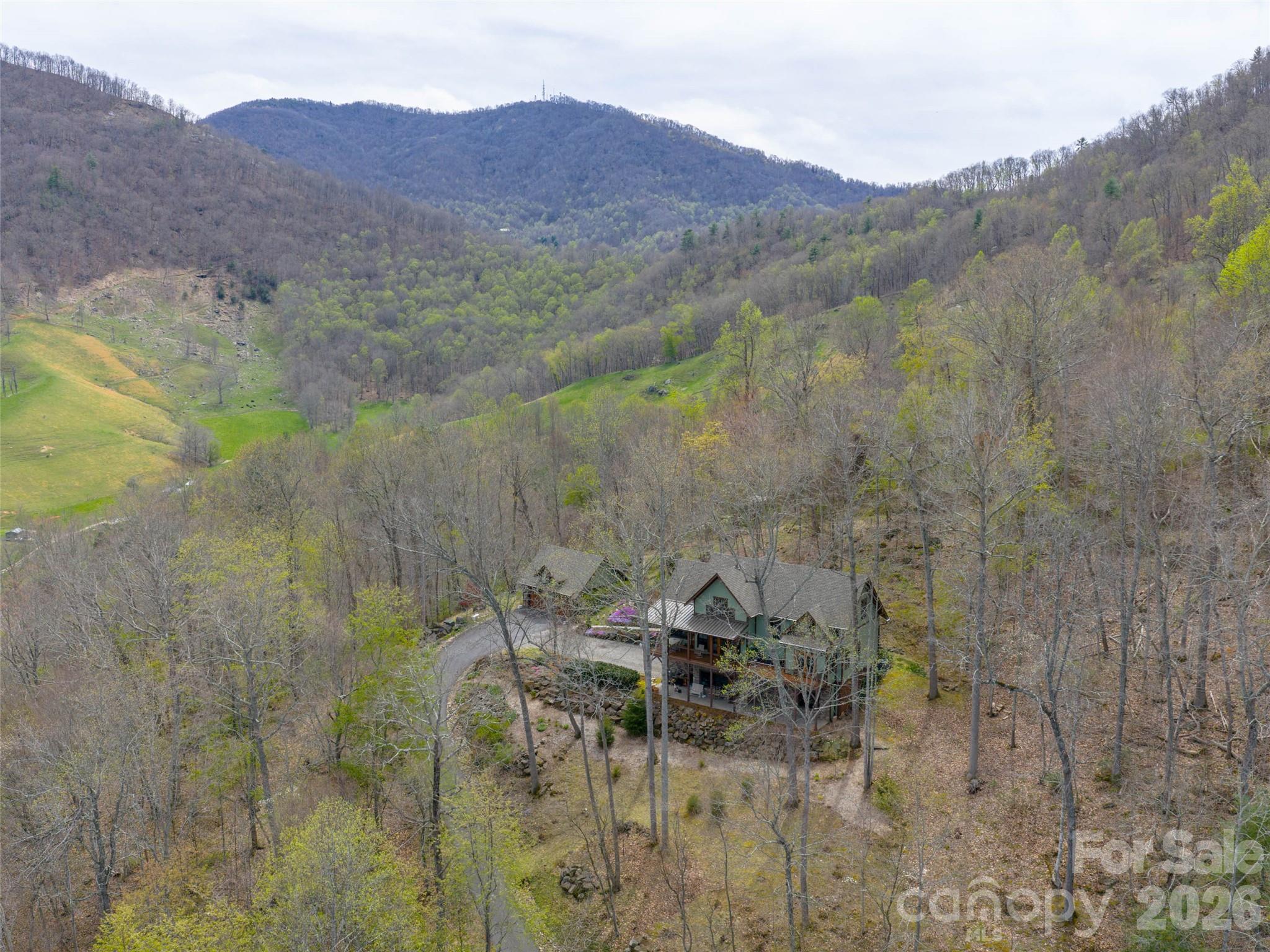 711 Winfield Drive Property Photo 6