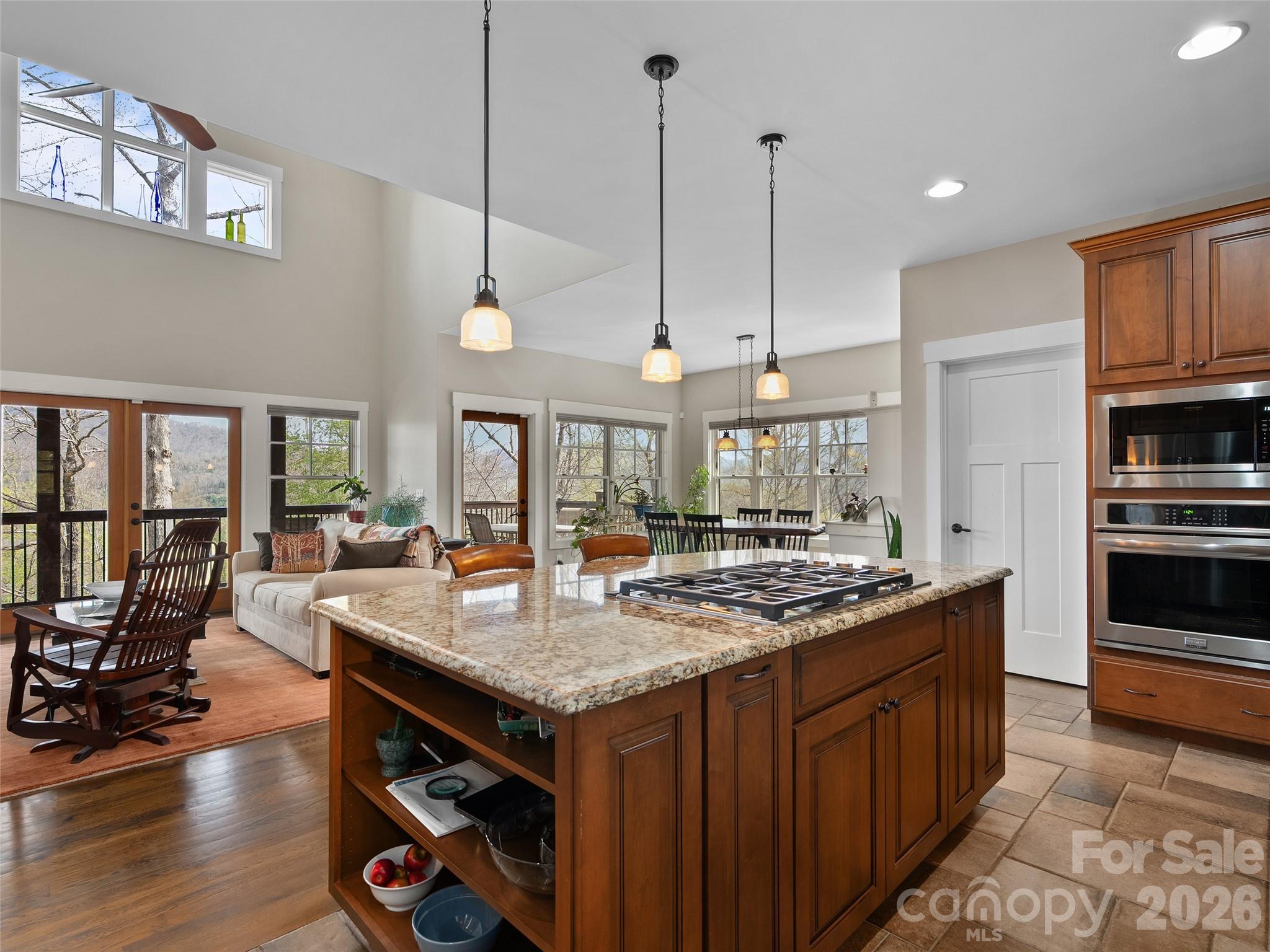 711 Winfield Drive Property Photo 17