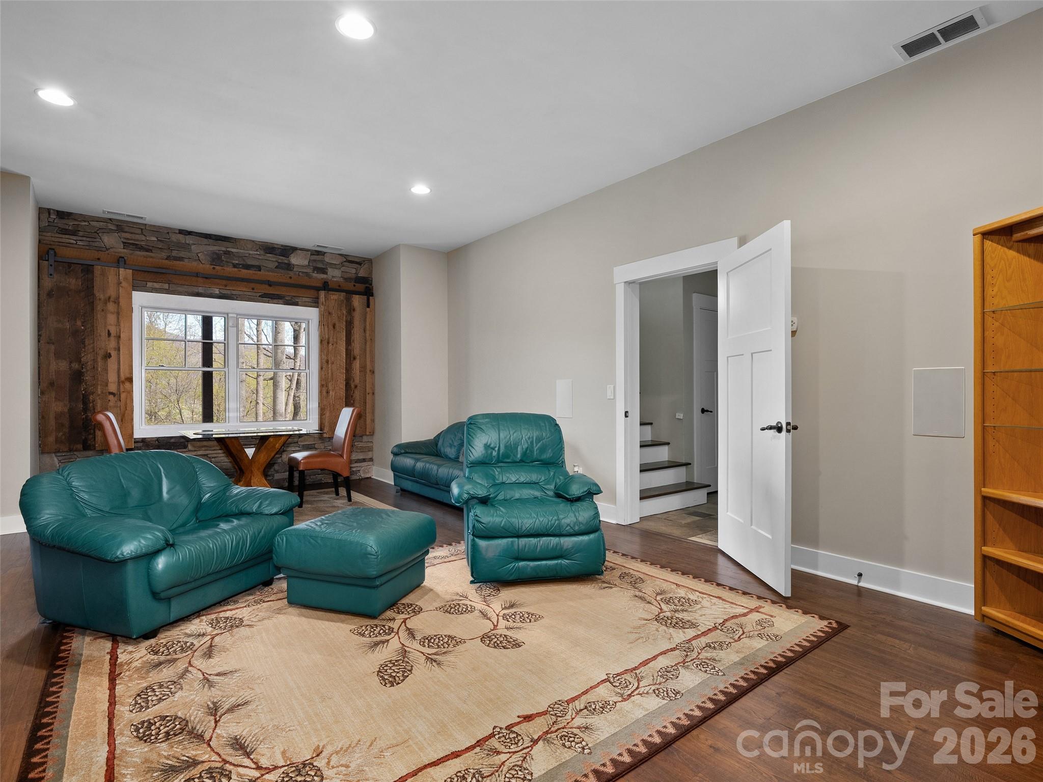711 Winfield Drive Property Photo 39