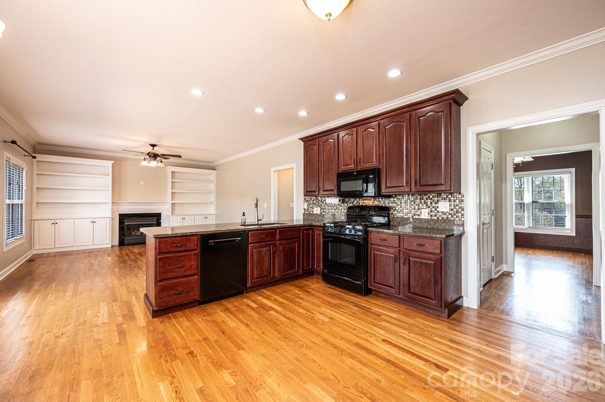 4726 Crystal Falls Avenue Property Photo 13