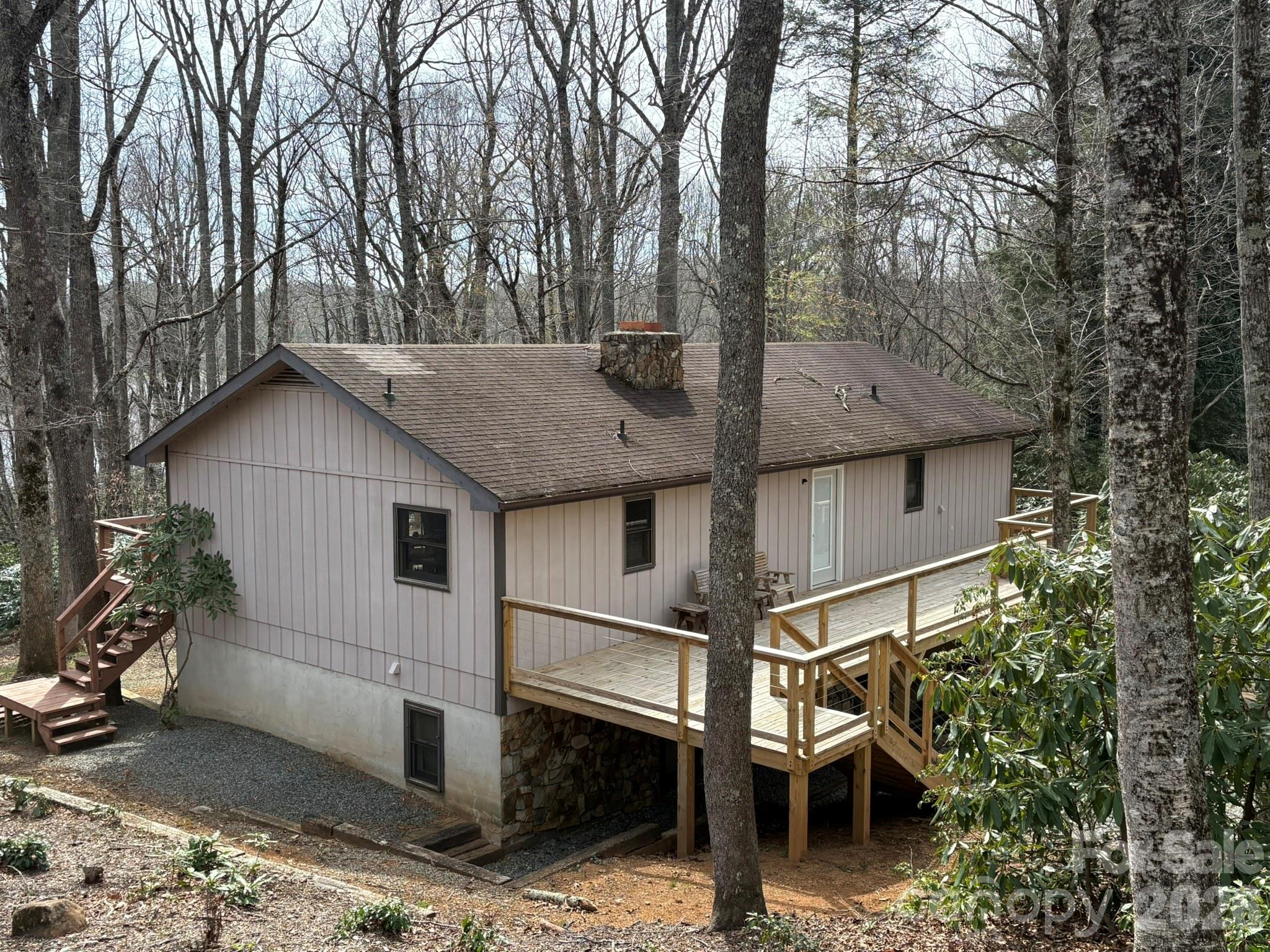 114 Lady Slipper Loop Property Photo 1