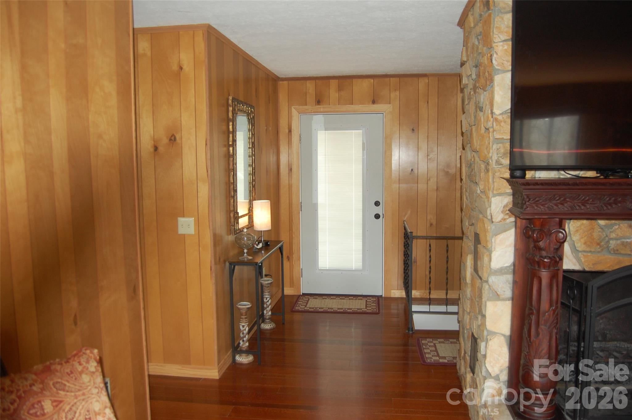 114 Lady Slipper Loop Property Photo 3