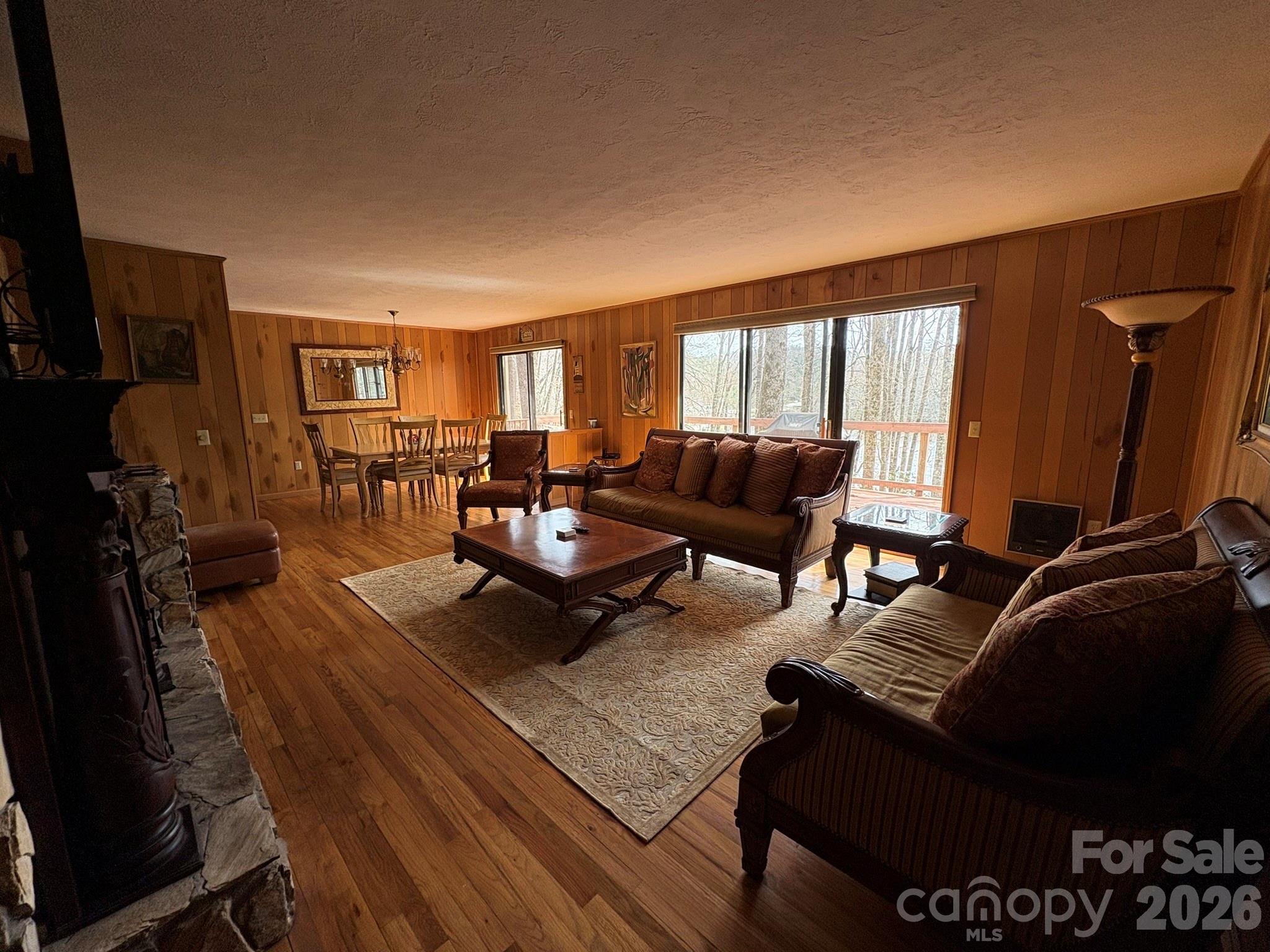 114 Lady Slipper Loop Property Photo 4