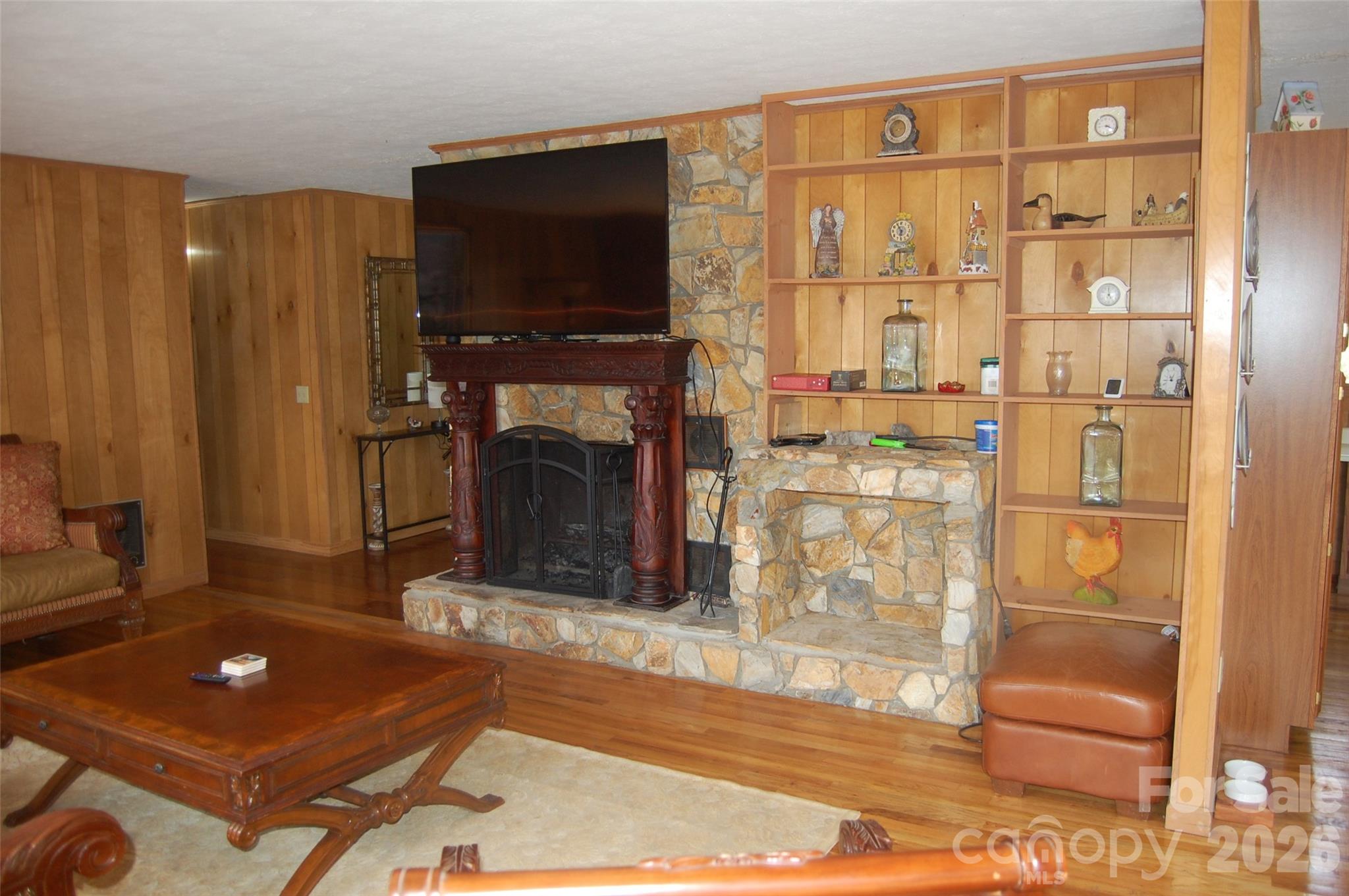 114 Lady Slipper Loop Property Photo 6