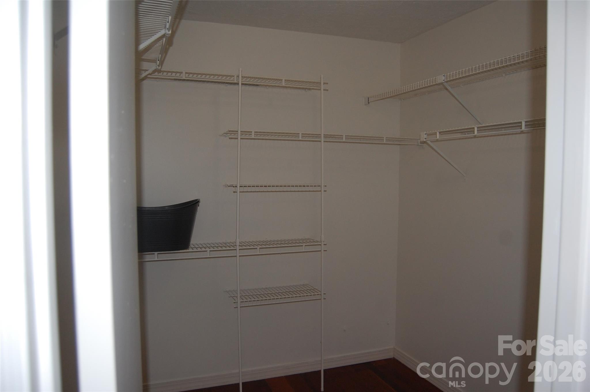 114 Lady Slipper Loop Property Photo 16