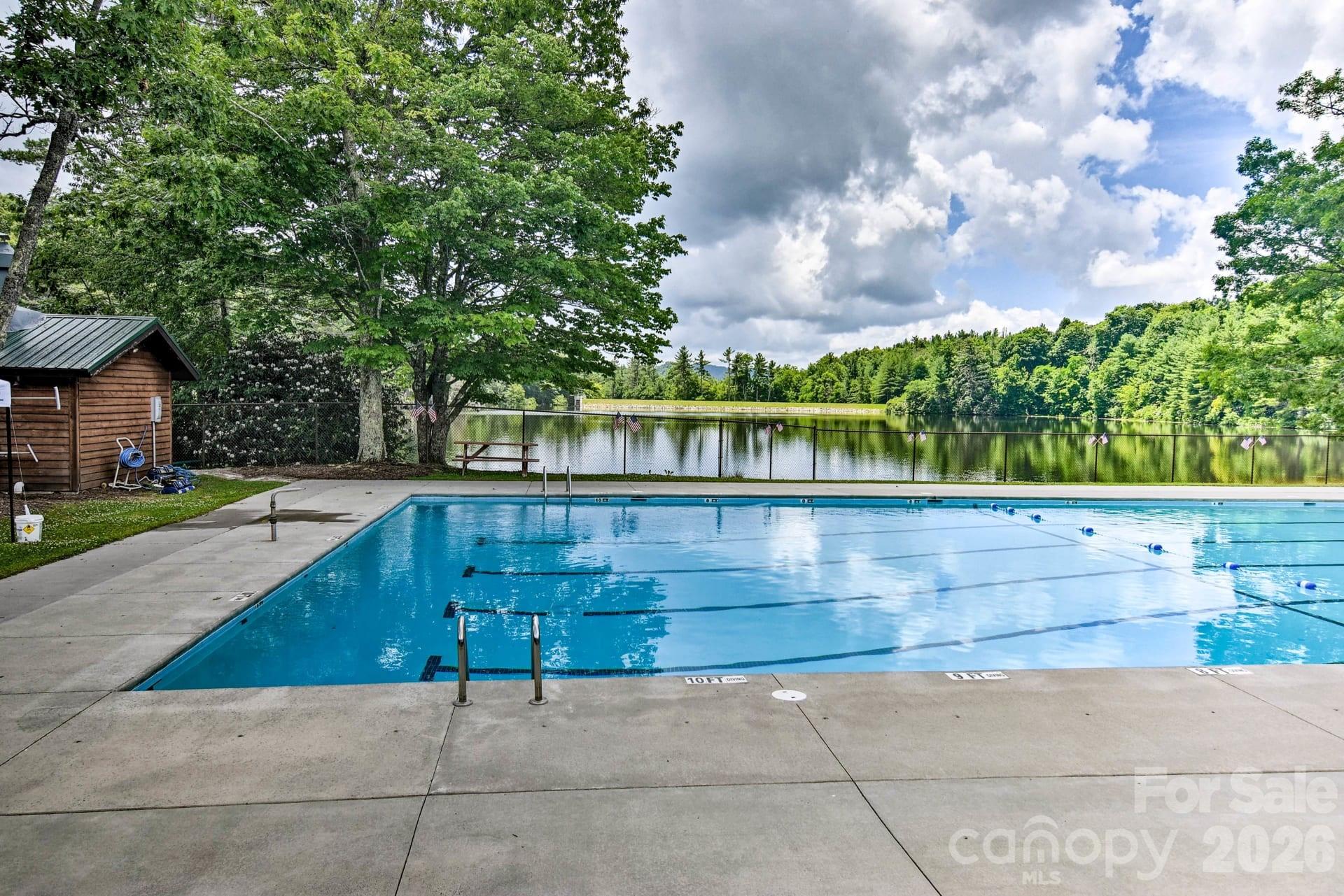 114 Lady Slipper Loop Property Photo 30