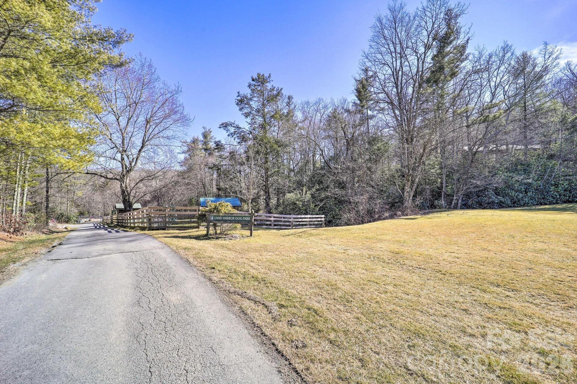 114 Lady Slipper Loop Property Photo 34