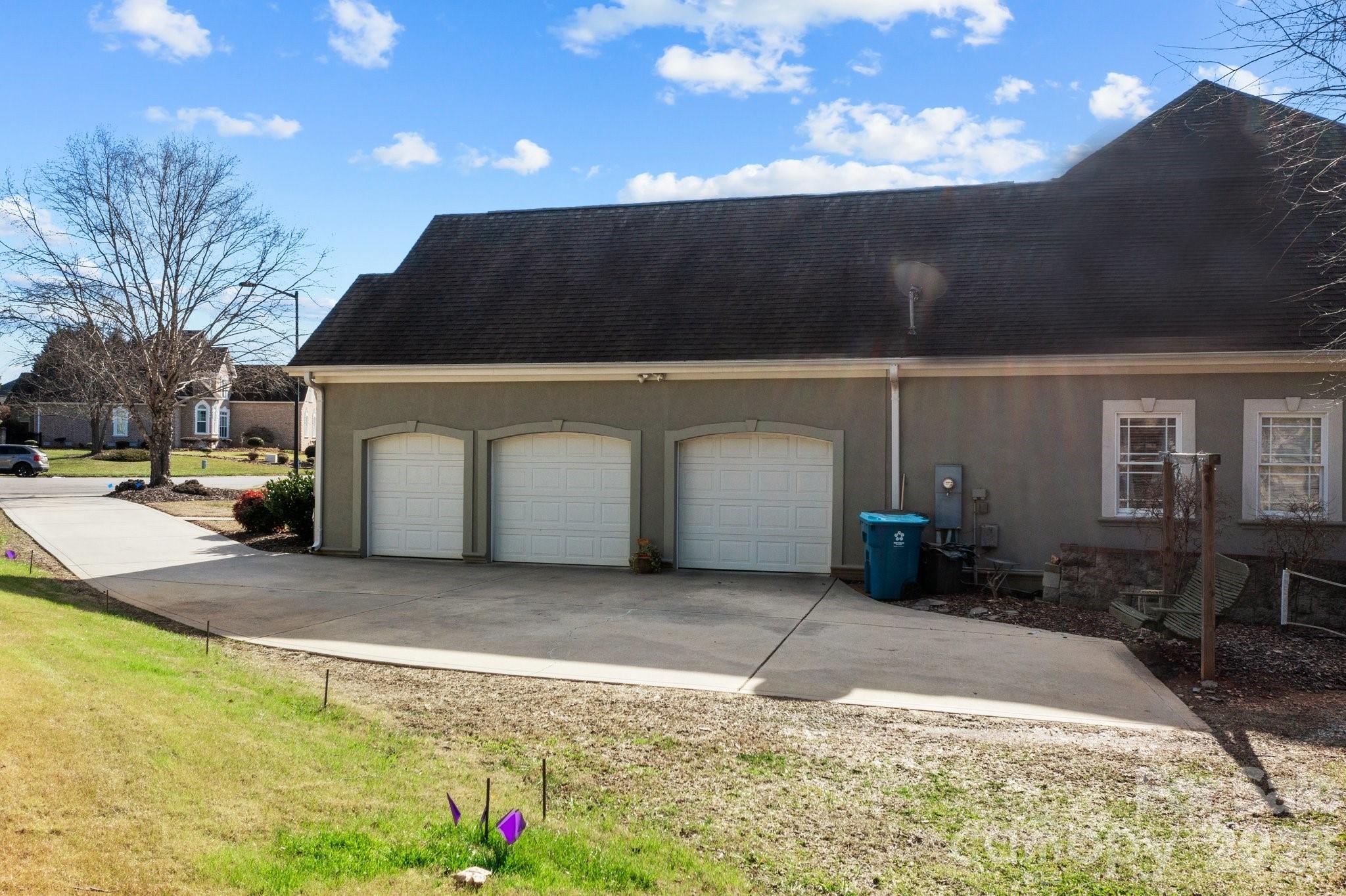 543 Muirfield Way Property Photo 36