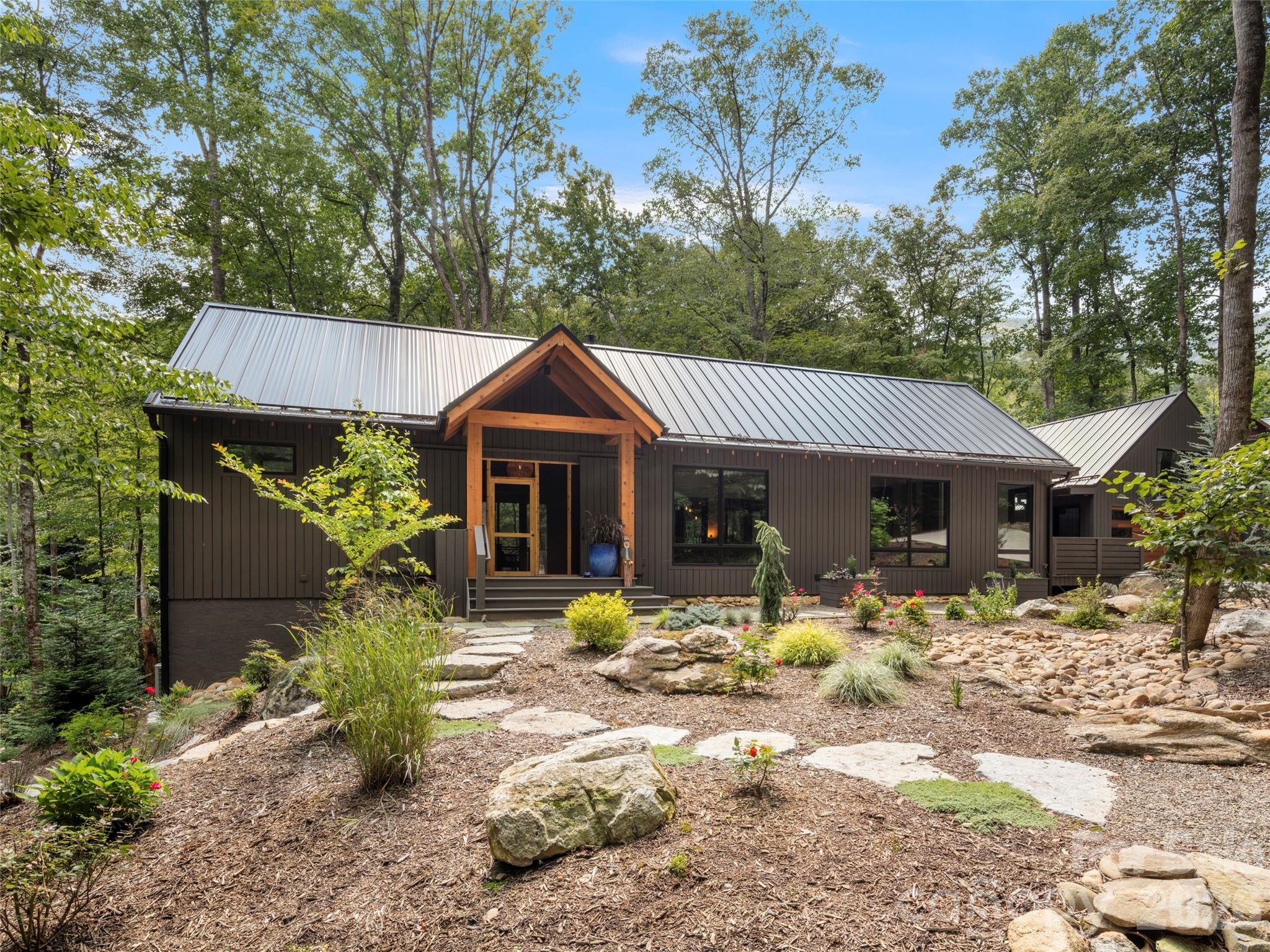 80 Hemlock Circle Property Photo 2