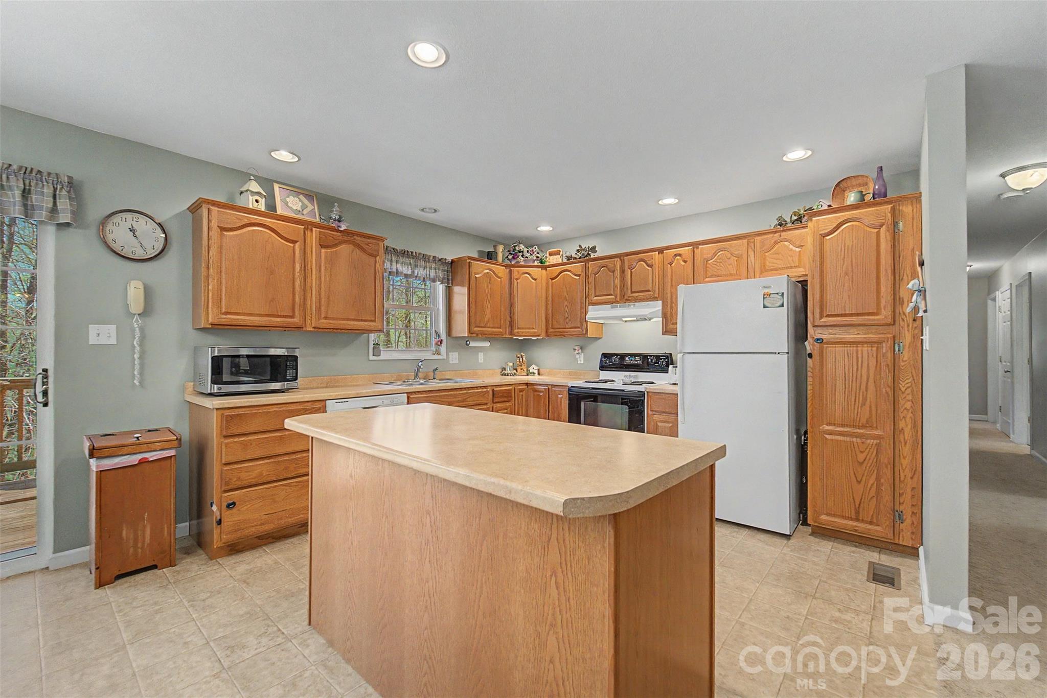 201 Windcrest Ridge Property Photo 6