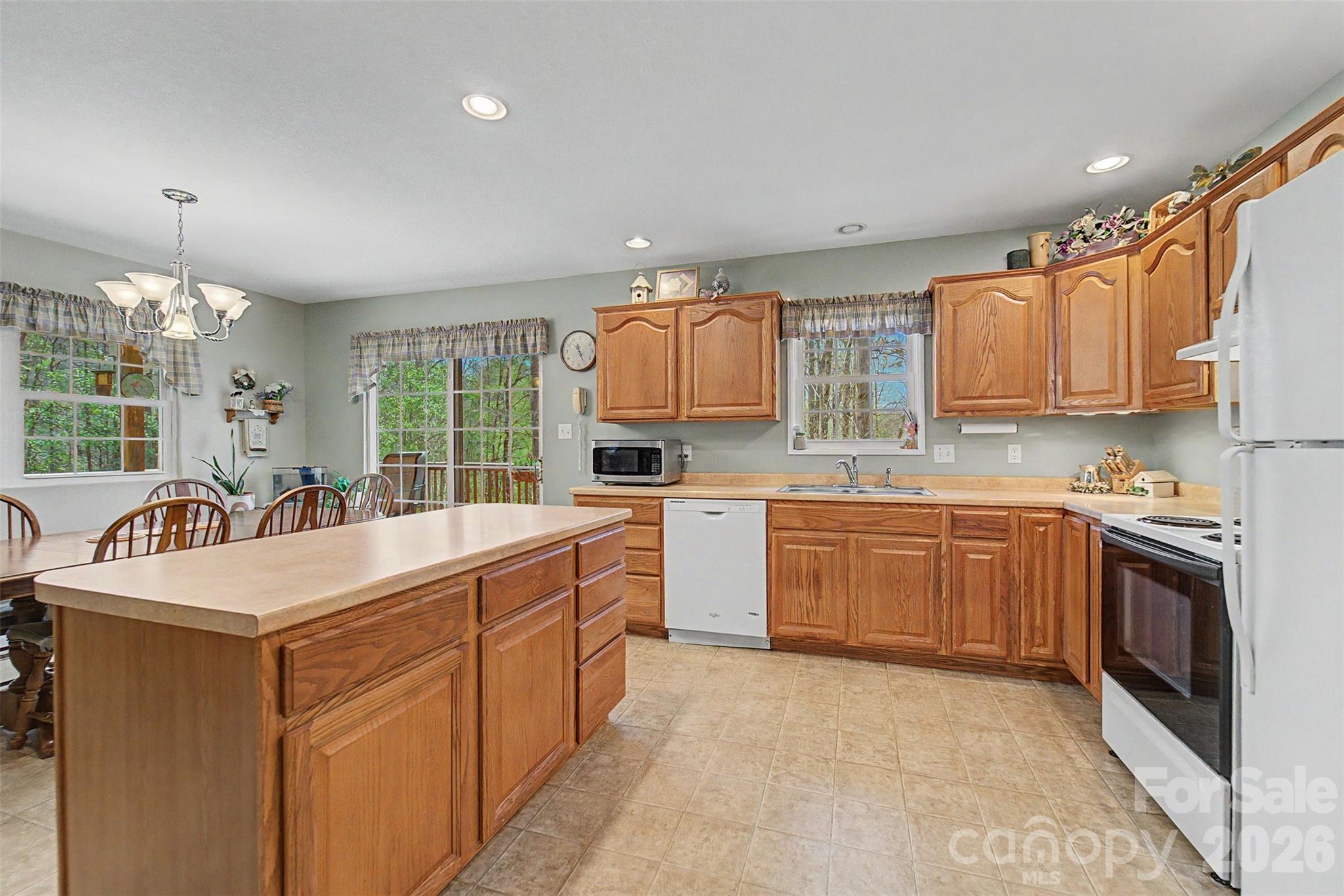 201 Windcrest Ridge Property Photo 8