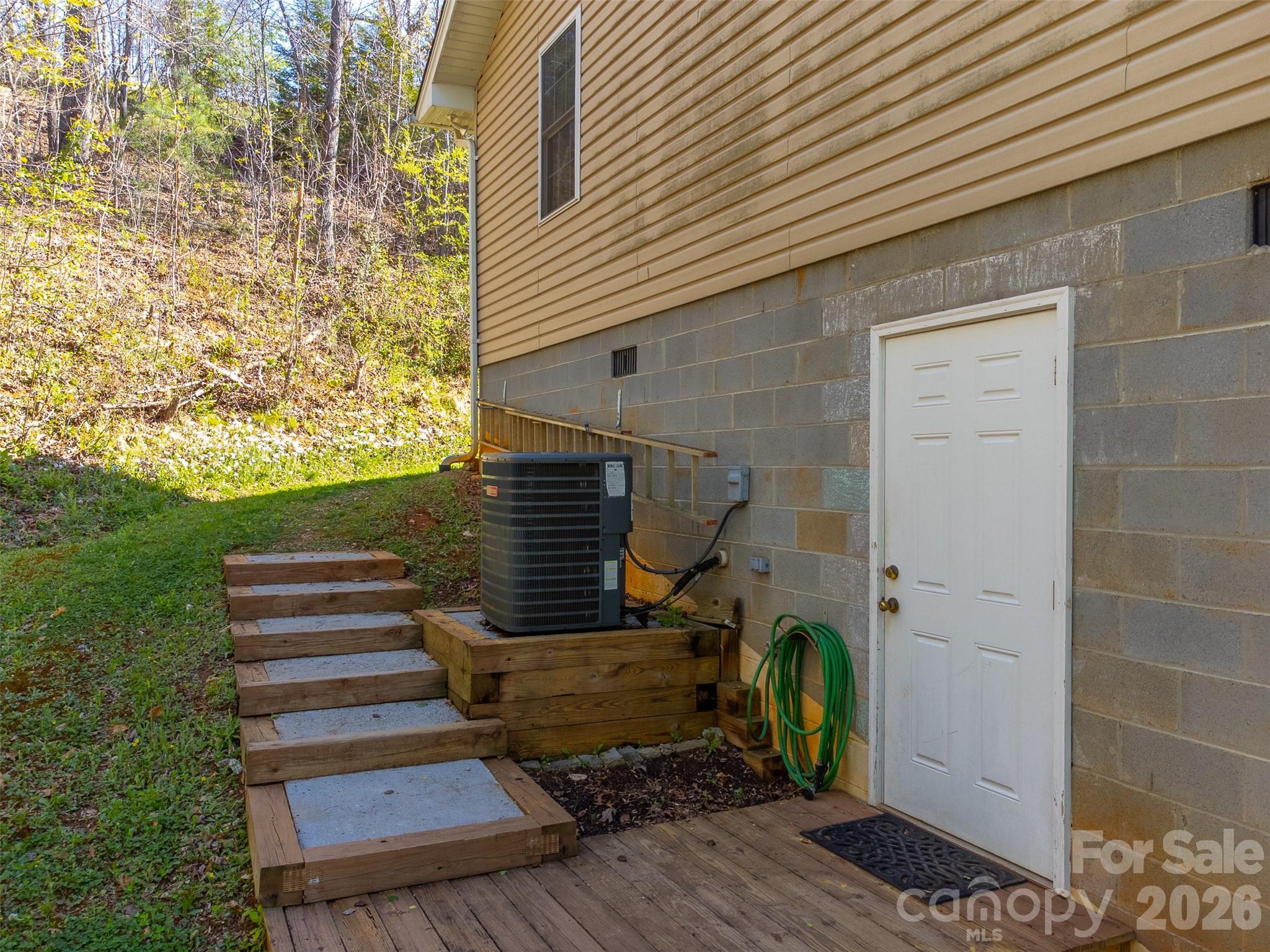 201 Windcrest Ridge Property Photo 29