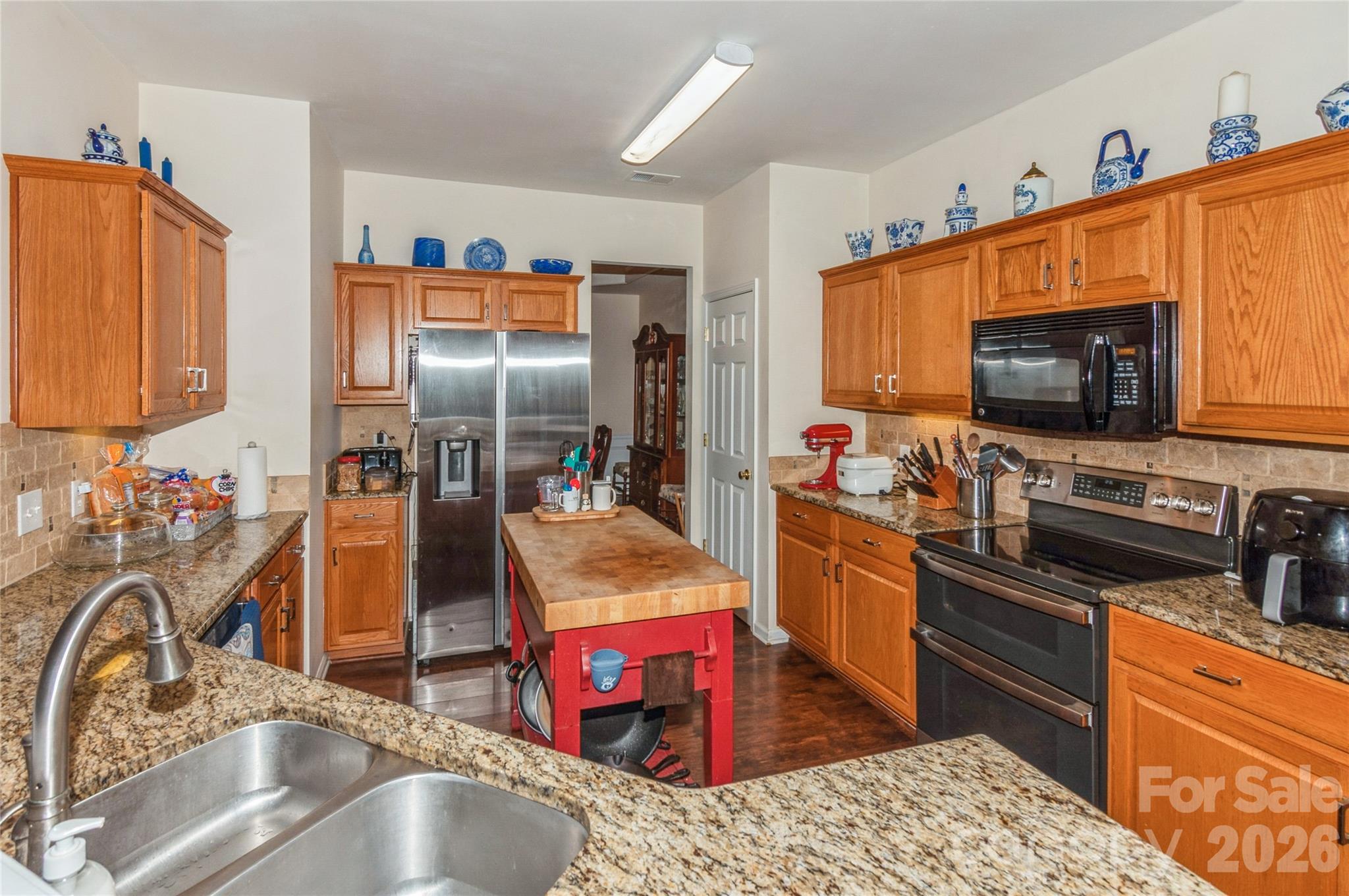 18302 Victoria Bay Drive Property Photo 7