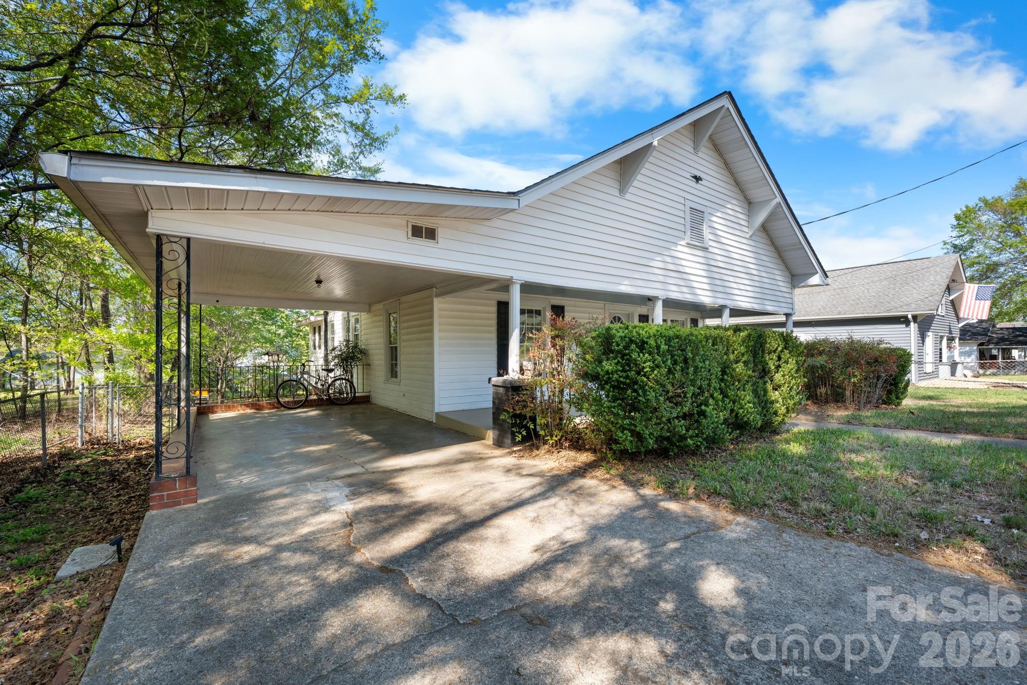 304 Garrou Avenue Property Photo 2