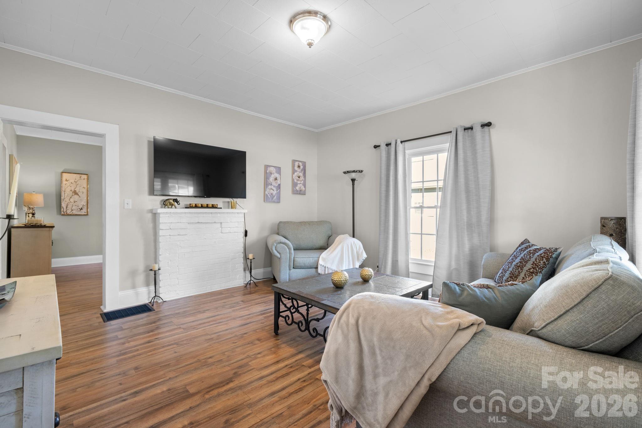 304 Garrou Avenue Property Photo 5