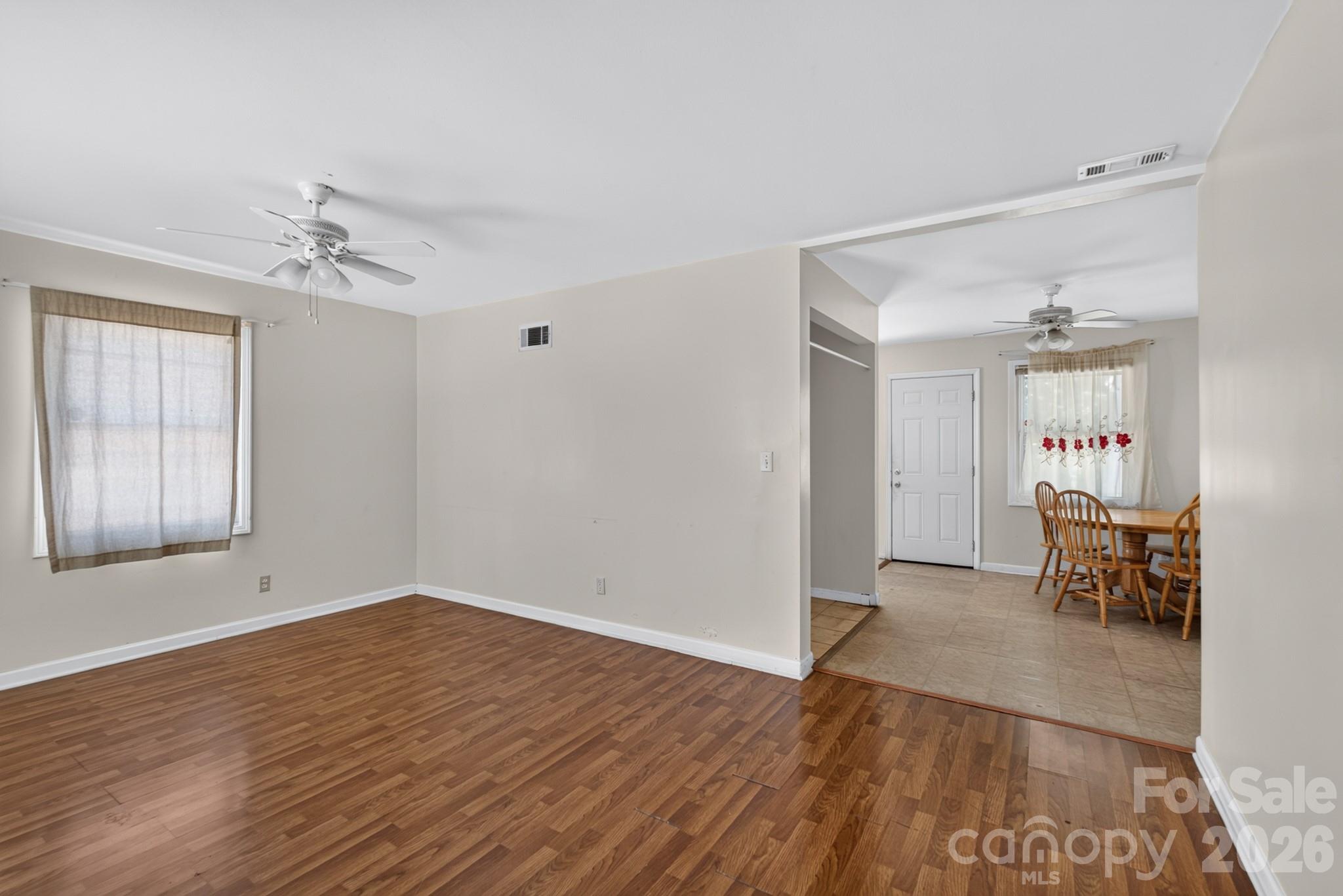 3515 Shamrock Drive Property Photo 4