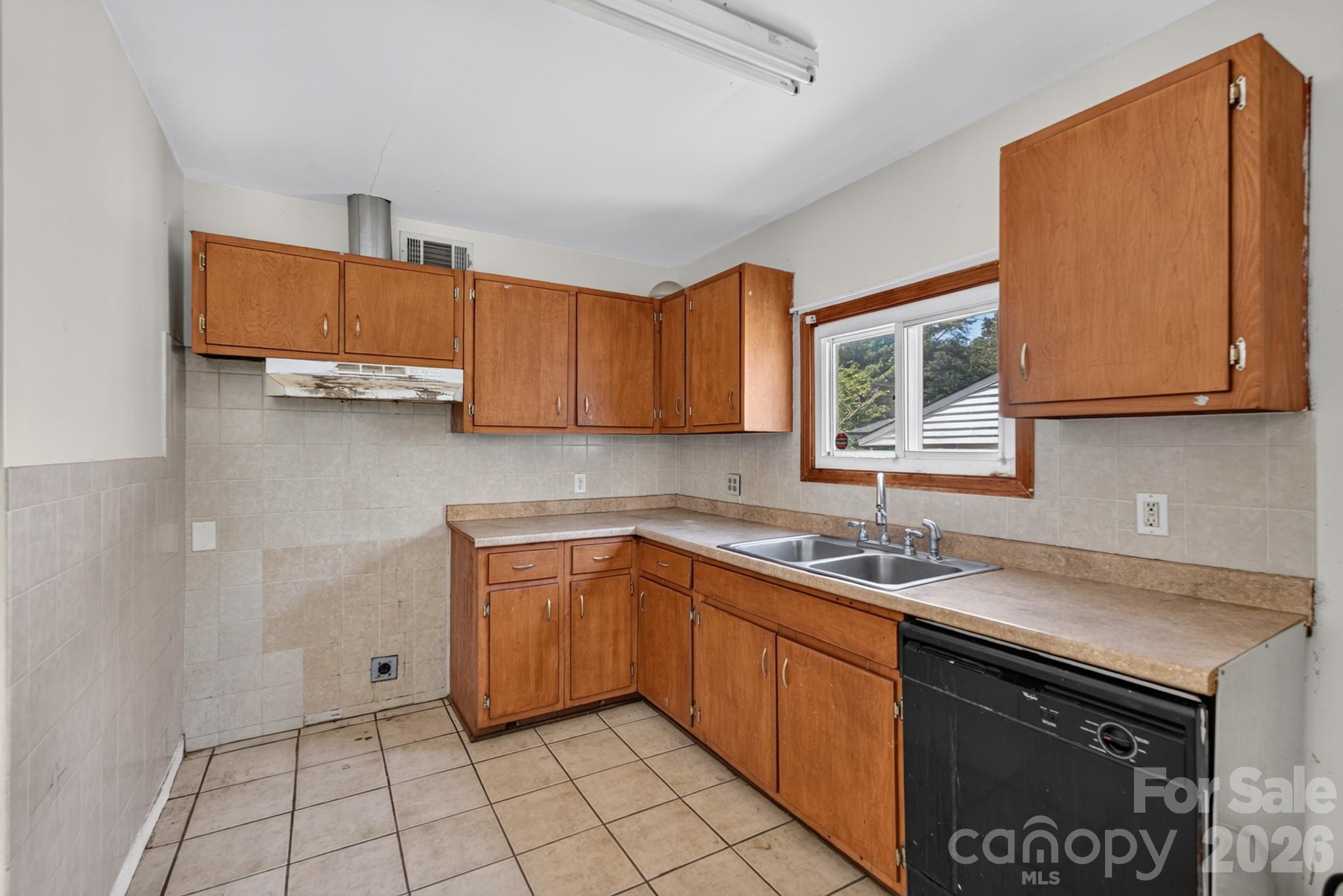 3515 Shamrock Drive Property Photo 9