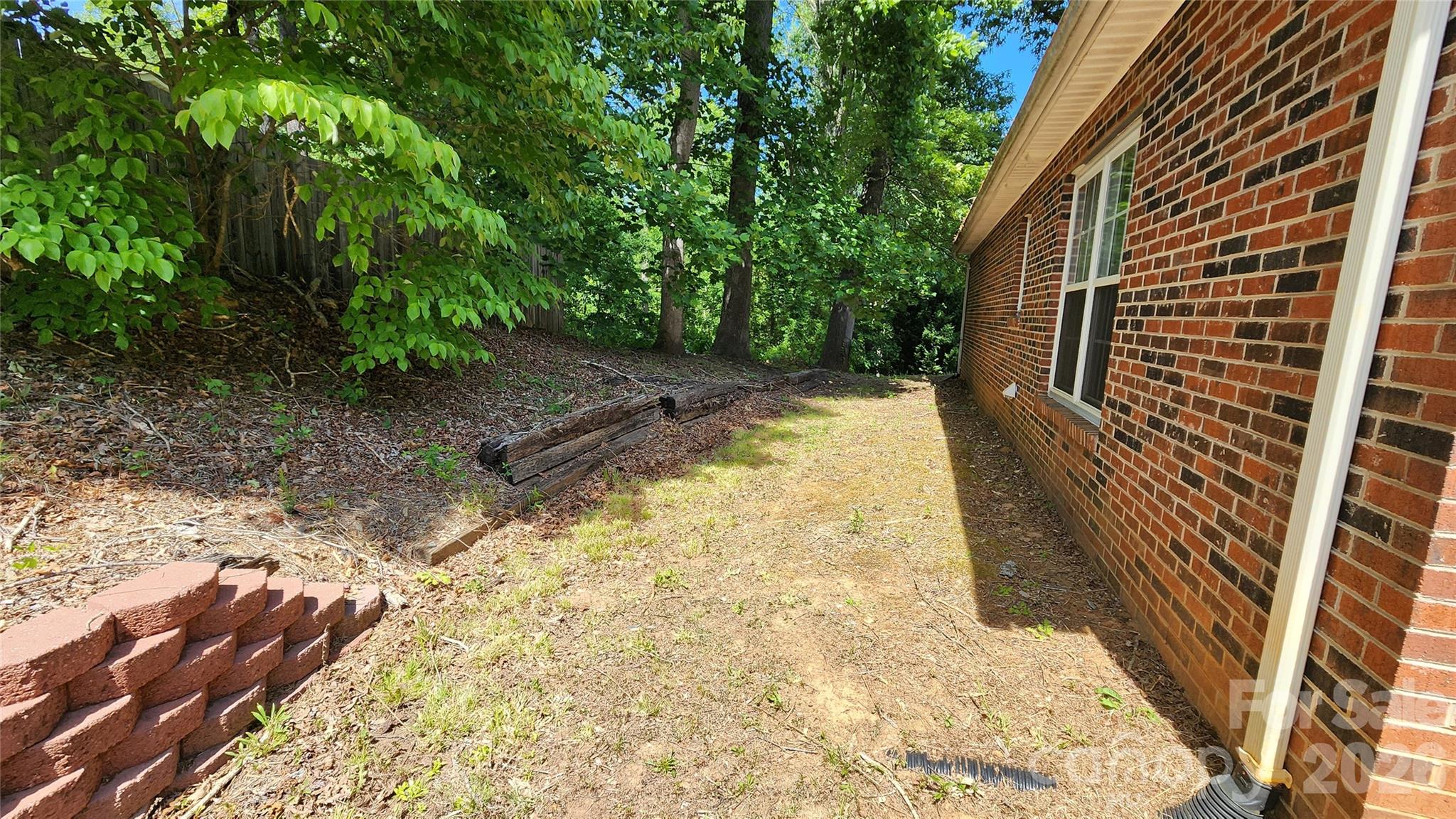 200 Park Place Property Photo 3
