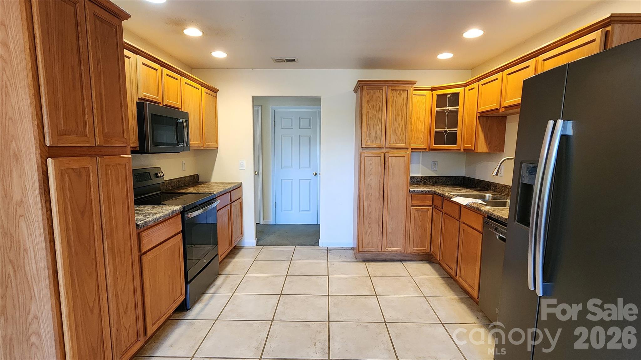 200 Park Place Property Photo 4