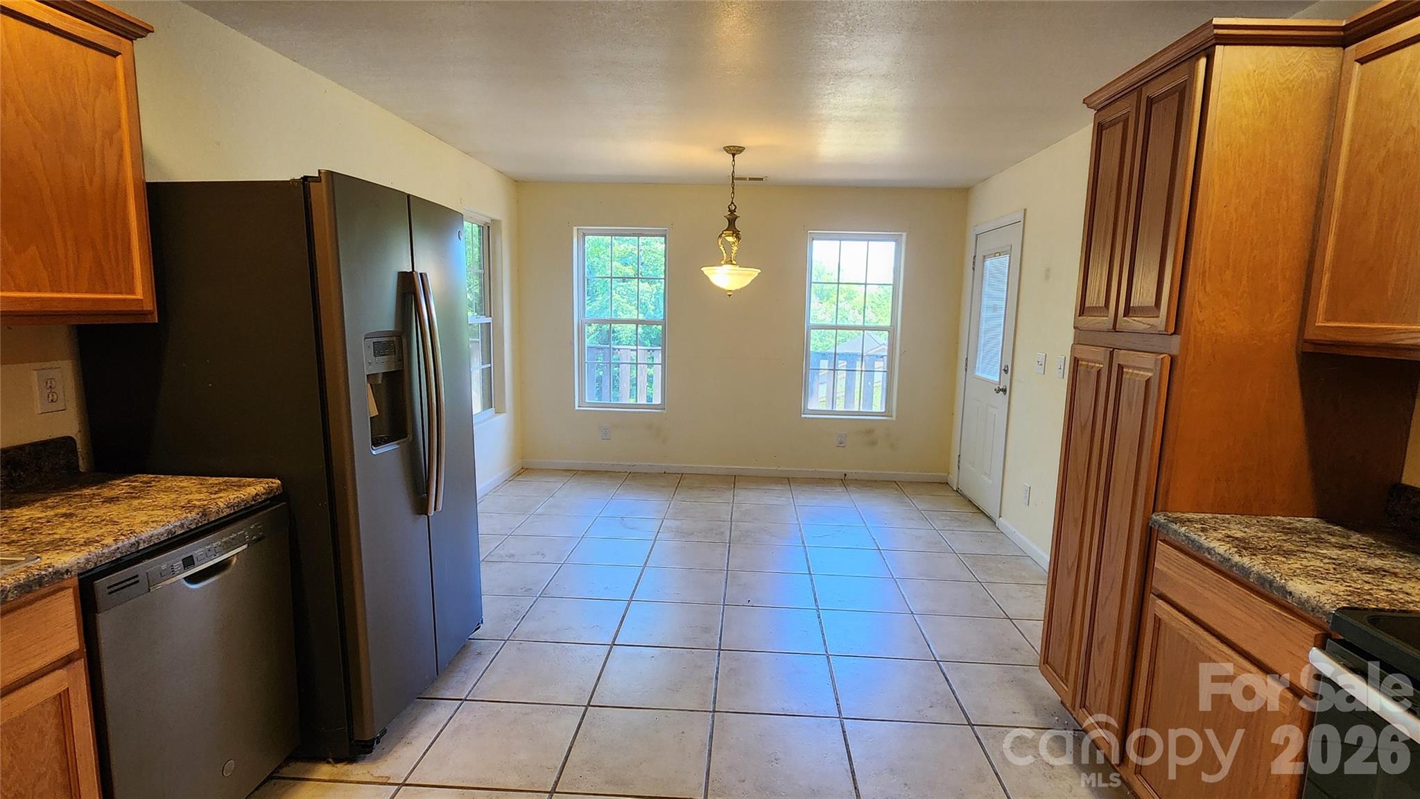 200 Park Place Property Photo 7
