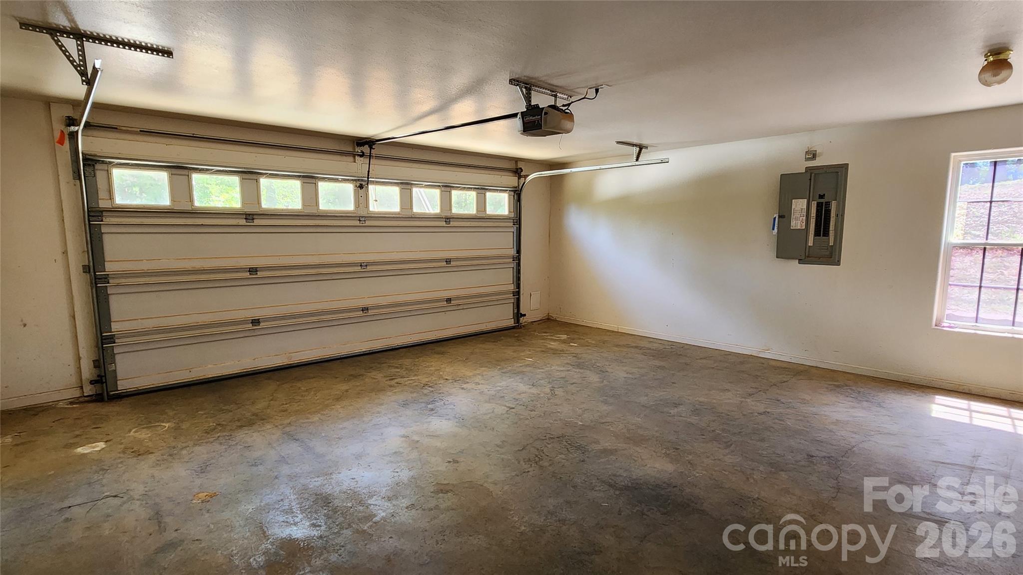 200 Park Place Property Photo 19