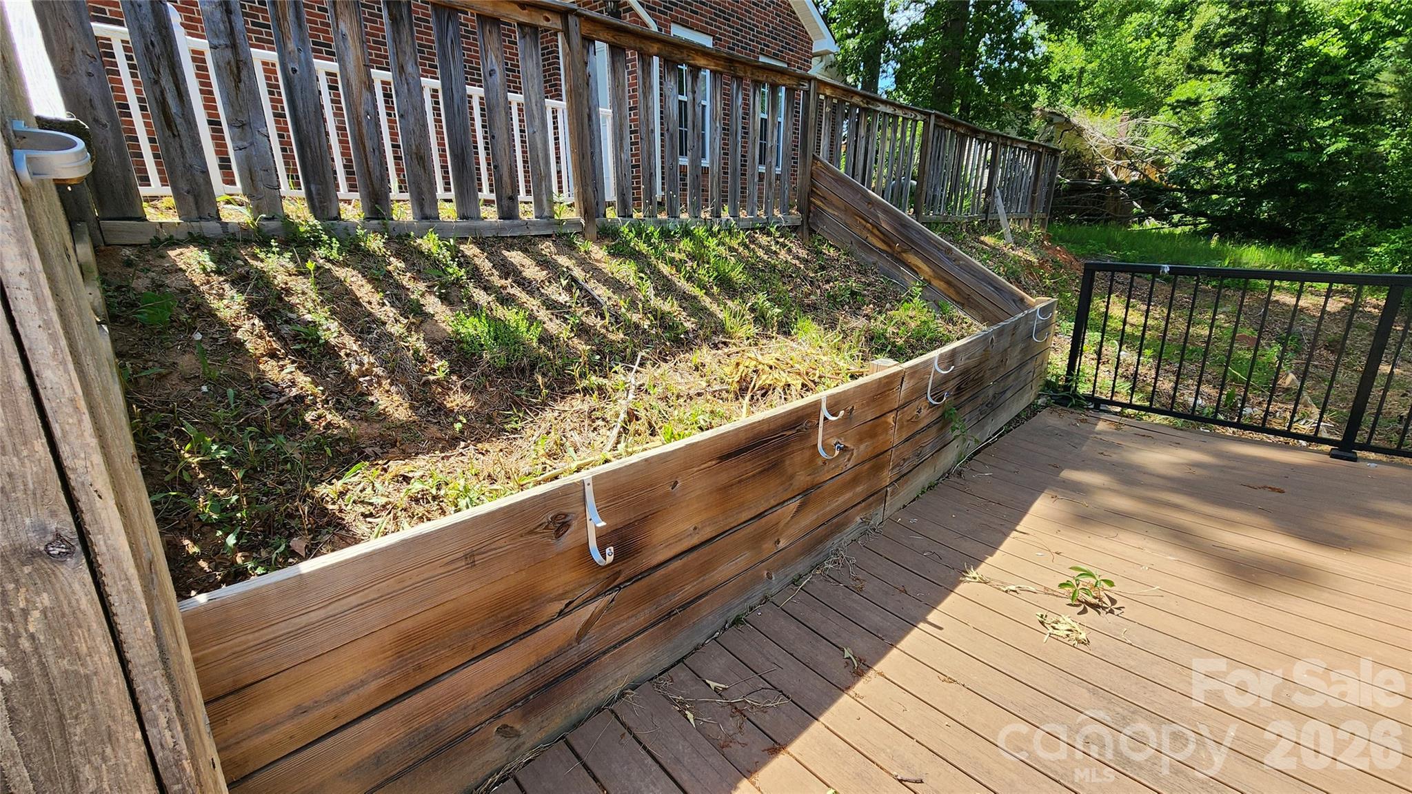 200 Park Place Property Photo 28