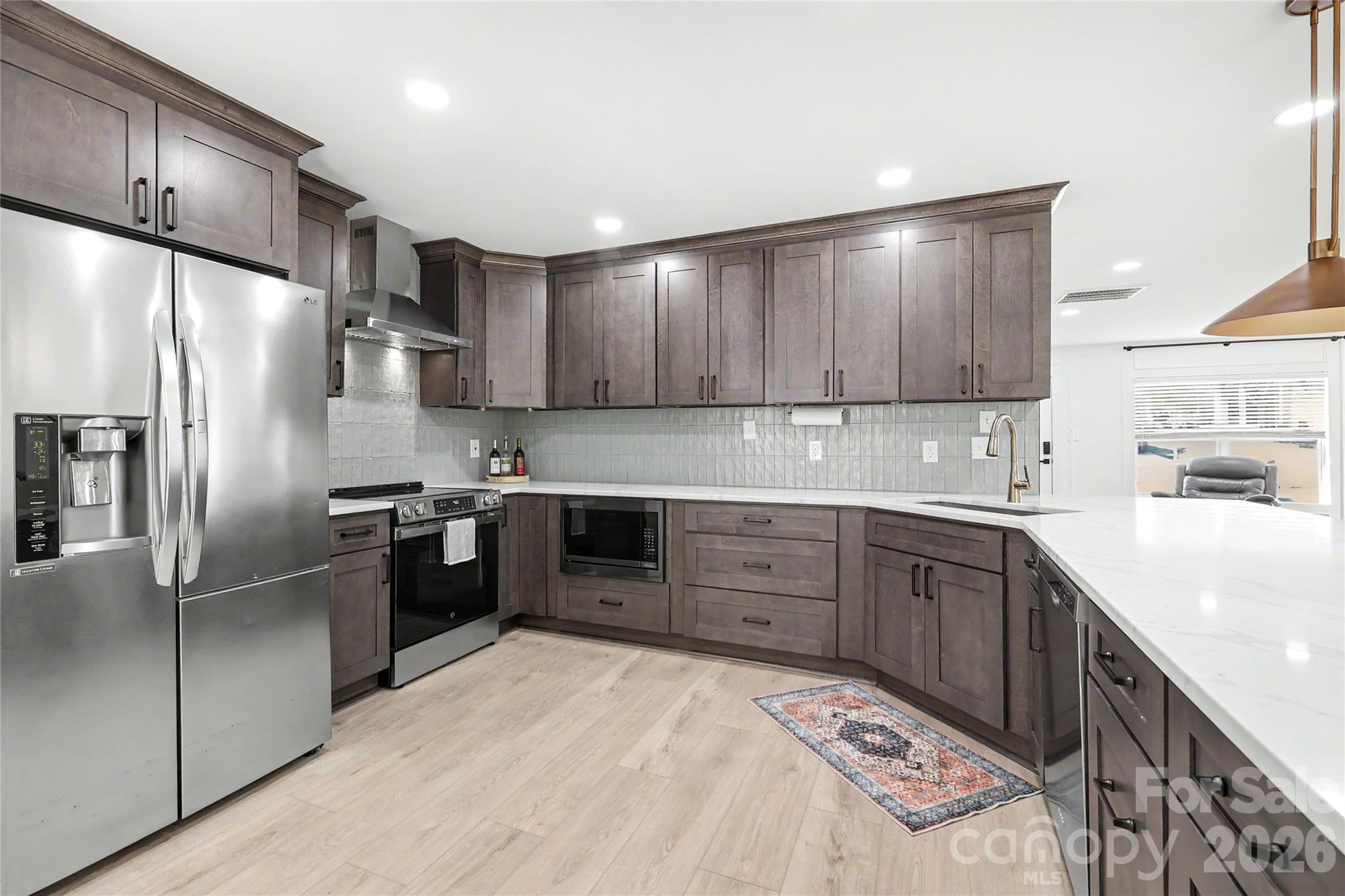 1213 Allegiance Drive Property Photo 9