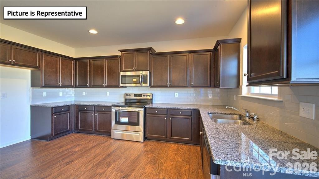 3133 Platinum Pointe Drive Property Photo 17
